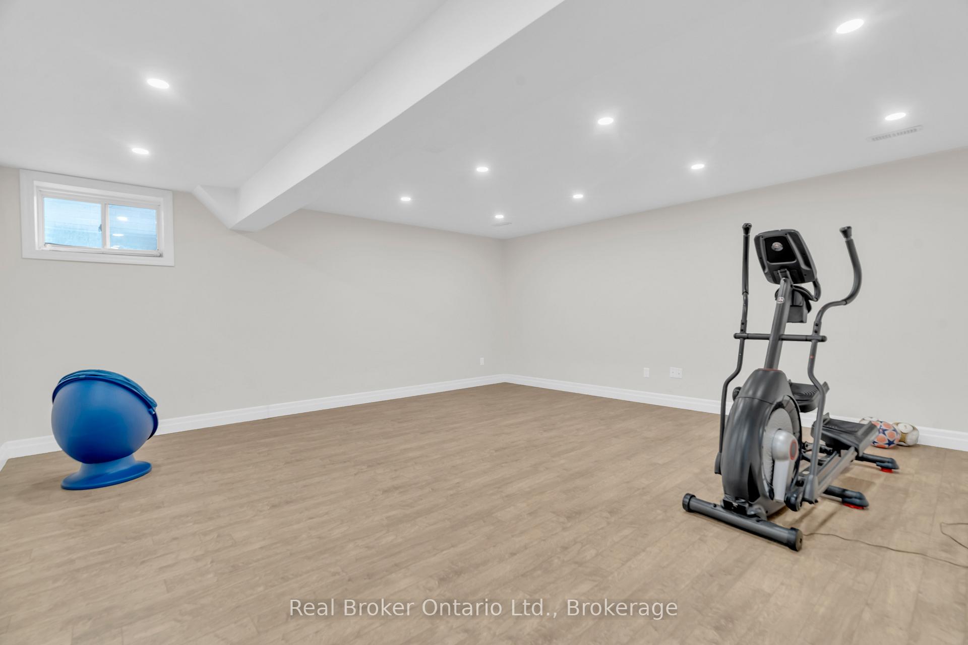 Photo 32 of 41 Samuel Drive, Guelph, Pineridge/Westminster Woods — HOMEH