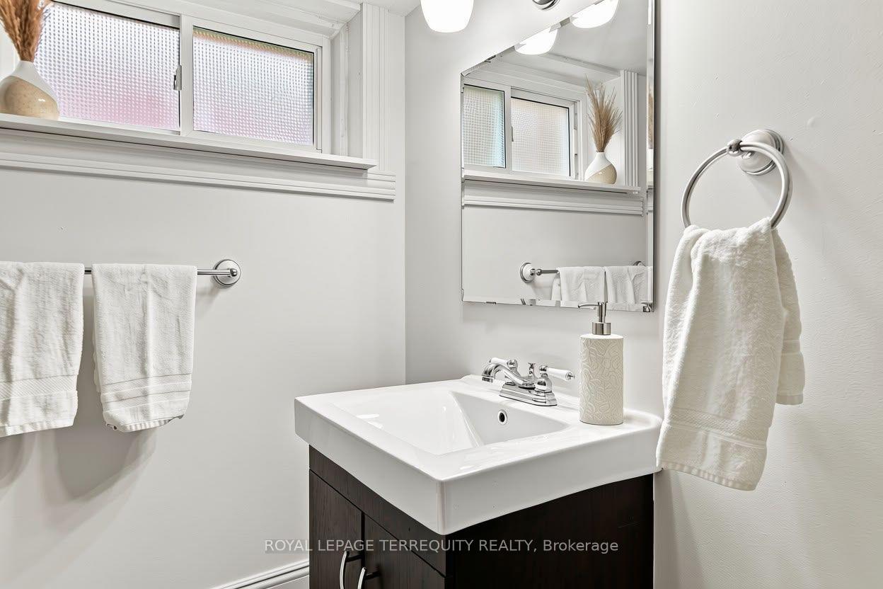 Photo 8 of 172 Central Park Boulevard S, Oshawa, Central — HOMEH