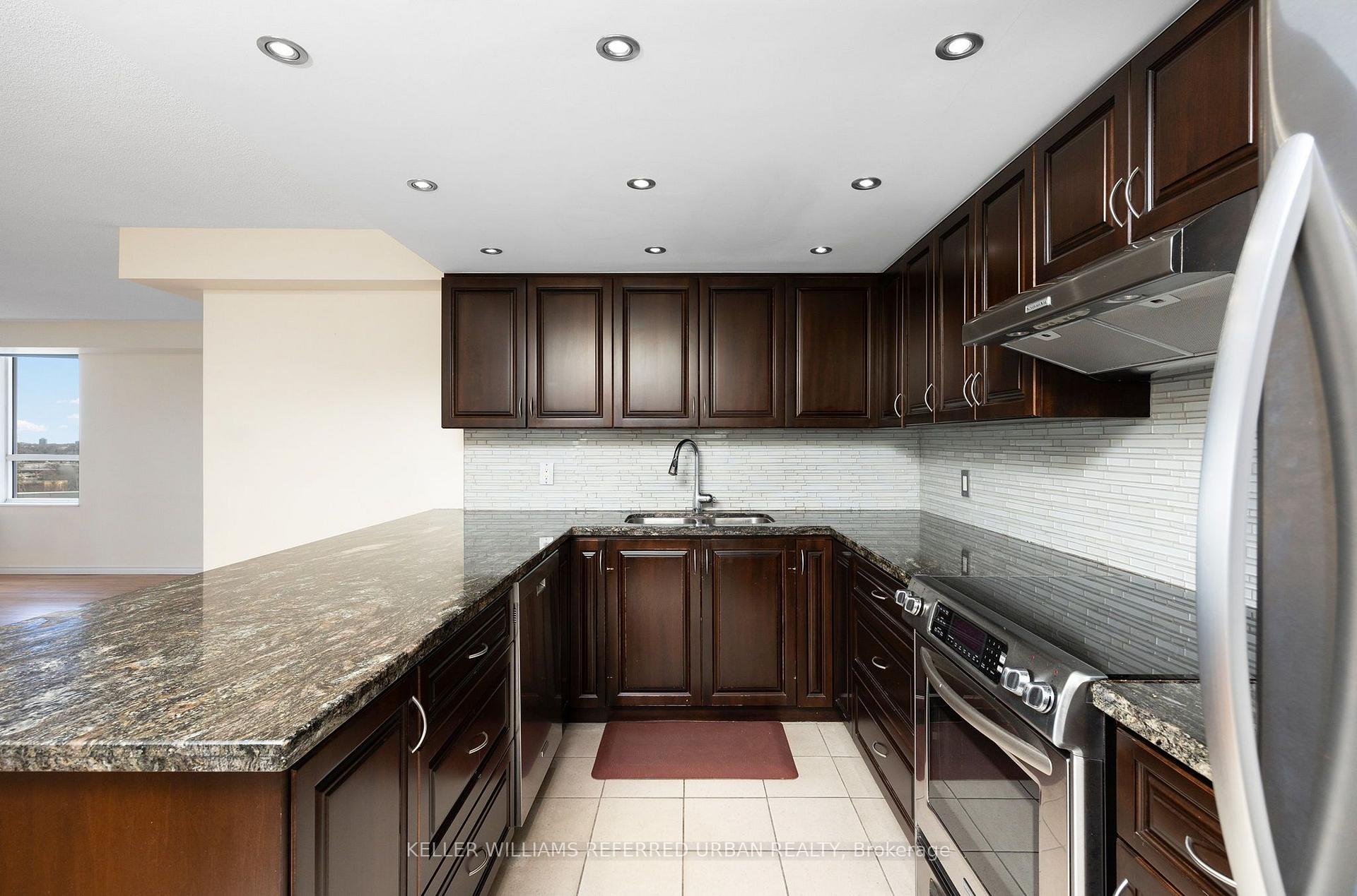 Photo 6 of Unit 2105, 205 Wynford Drive, Toronto, Flemingdon Park — HOMEH