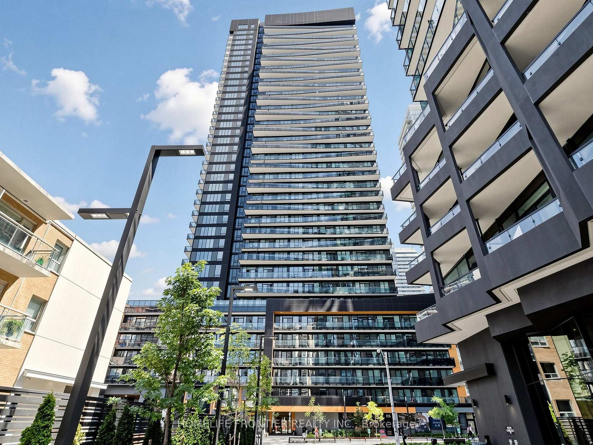 Front of Unit 624N, 117 Broadway Avenue W