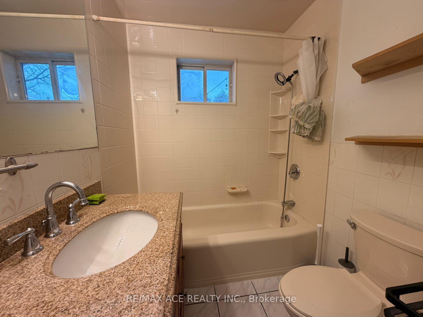 Photo 9 of Unit Main, 48 Ronway Crescent, Scarborough, Woburn — HOMEH