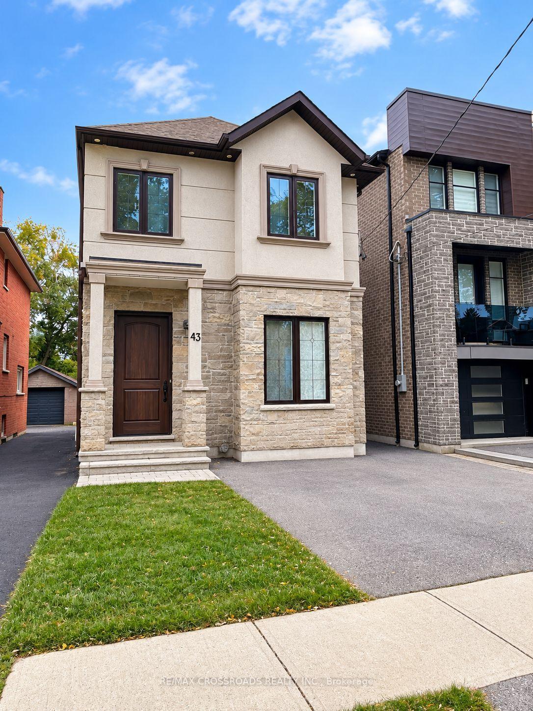 Photo 2 of 43 Waniska Avenue, Etobicoke, Stonegate-Queensway — HOMEH