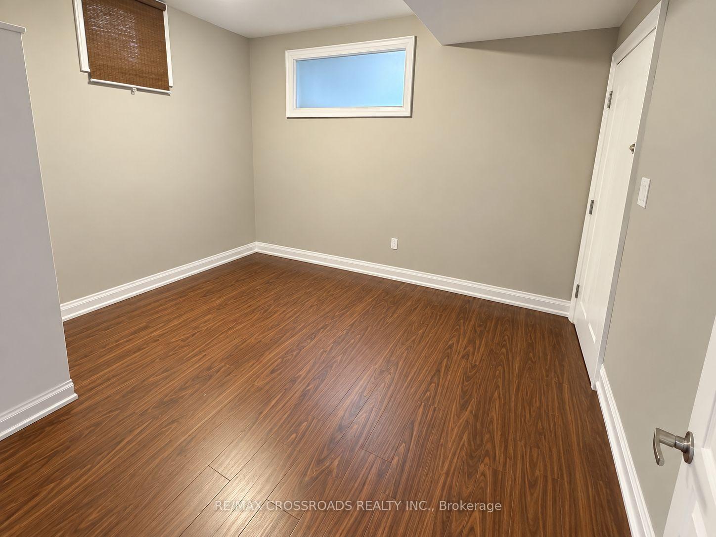Photo 9 of 43 Waniska Avenue, Etobicoke, Stonegate-Queensway — HOMEH