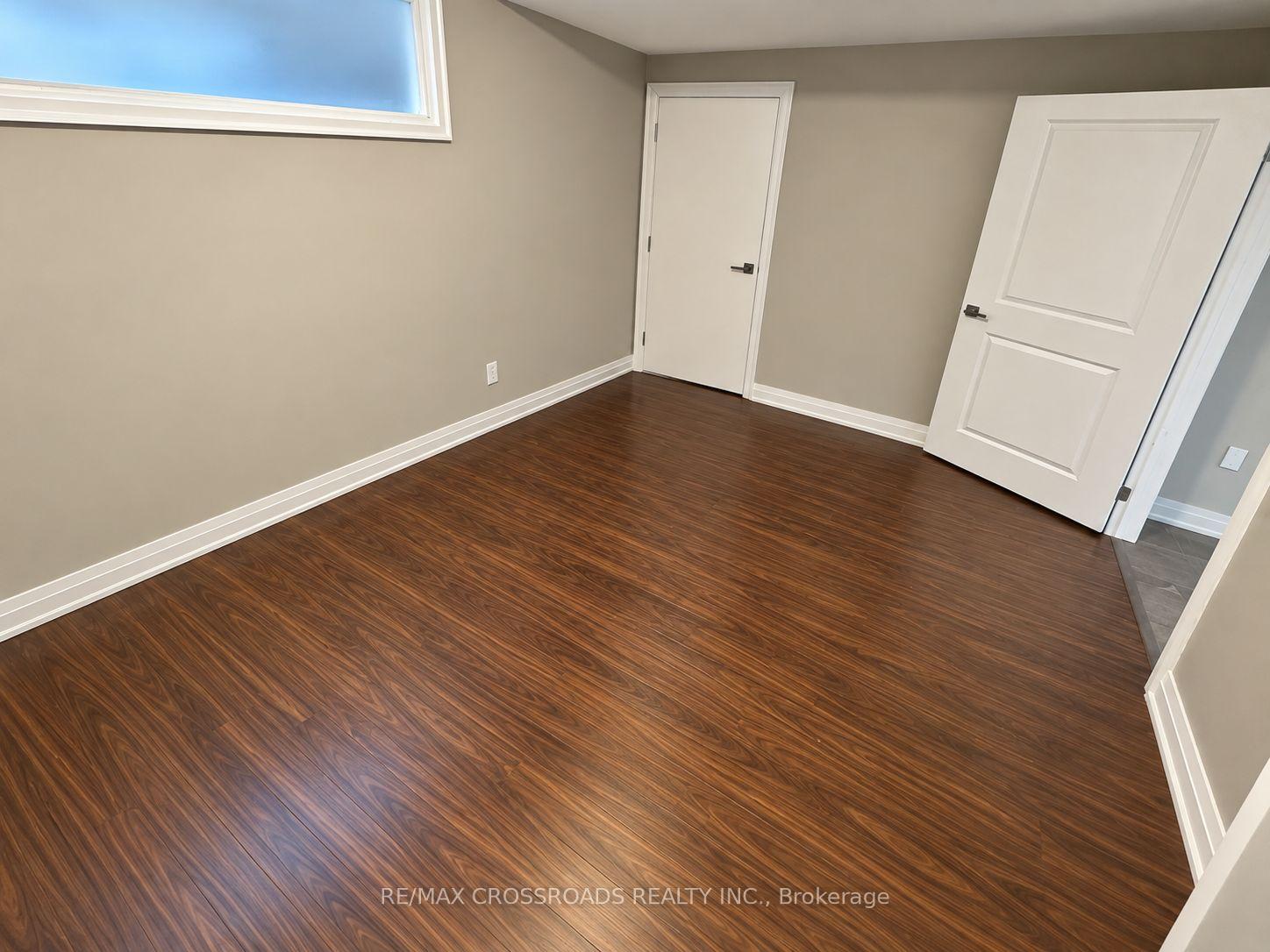 Photo 11 of 43 Waniska Avenue, Etobicoke, Stonegate-Queensway — HOMEH