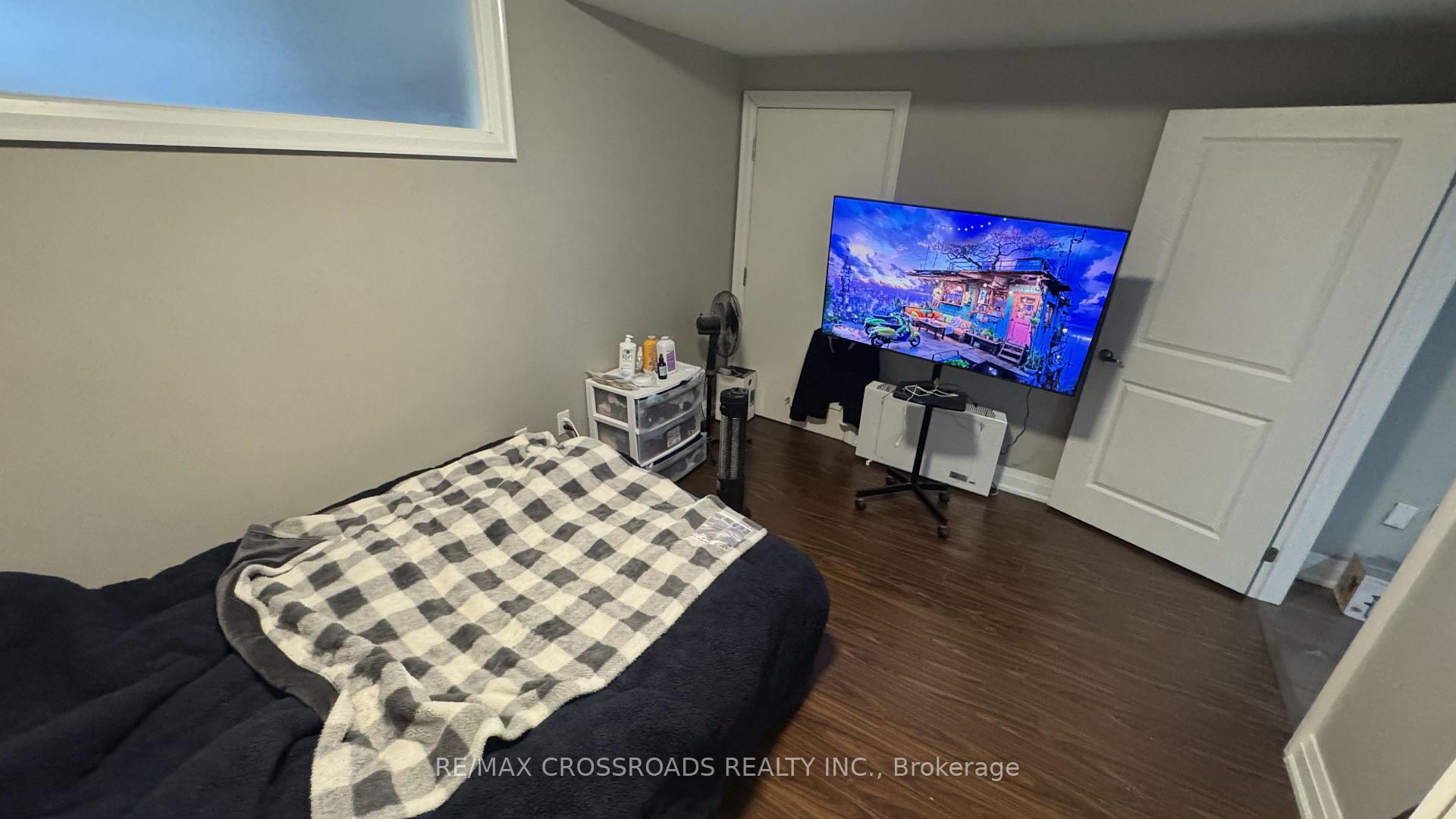 Photo 12 of 43 Waniska Avenue, Etobicoke, Stonegate-Queensway — HOMEH
