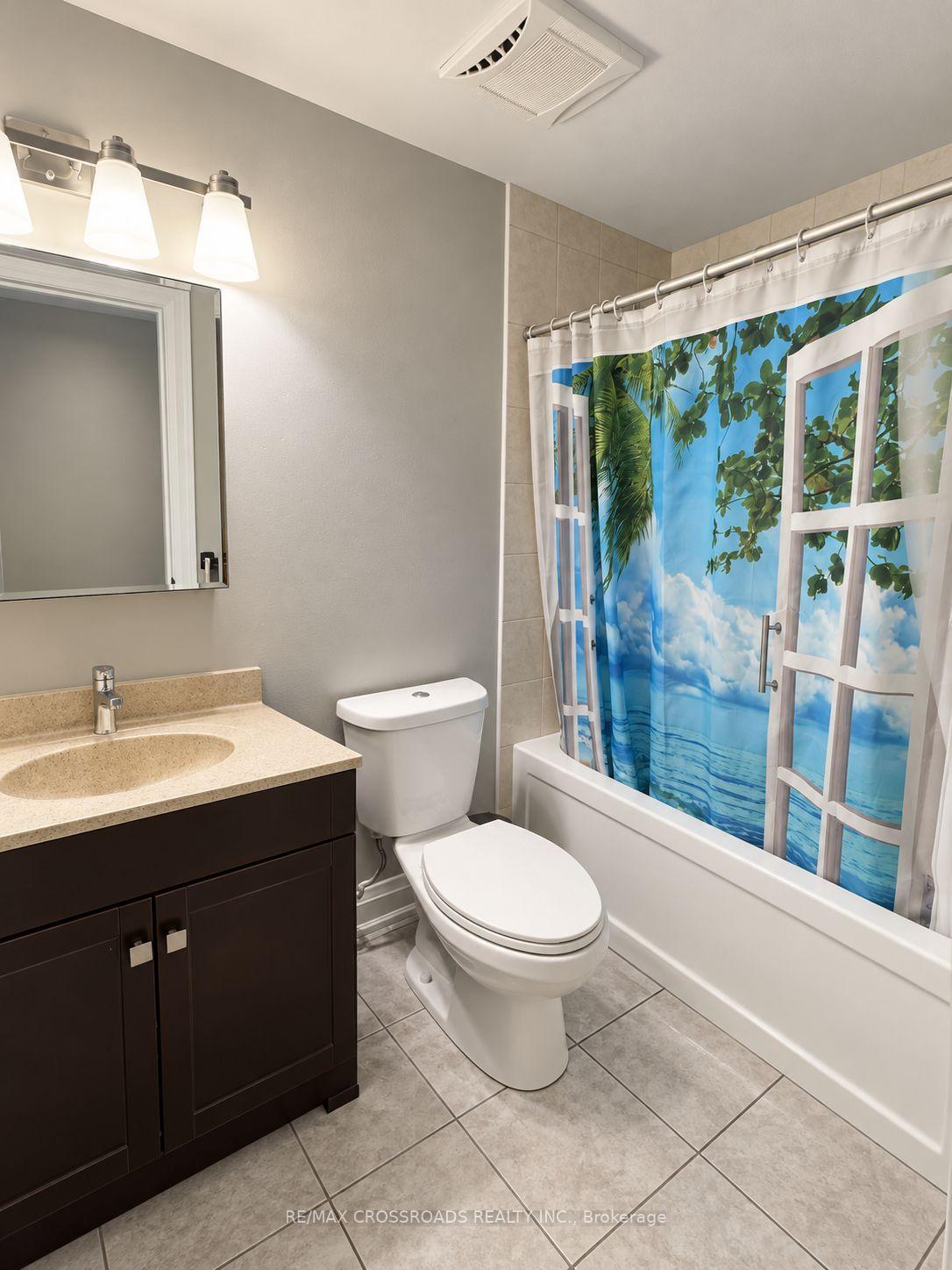 Photo 13 of 43 Waniska Avenue, Etobicoke, Stonegate-Queensway — HOMEH