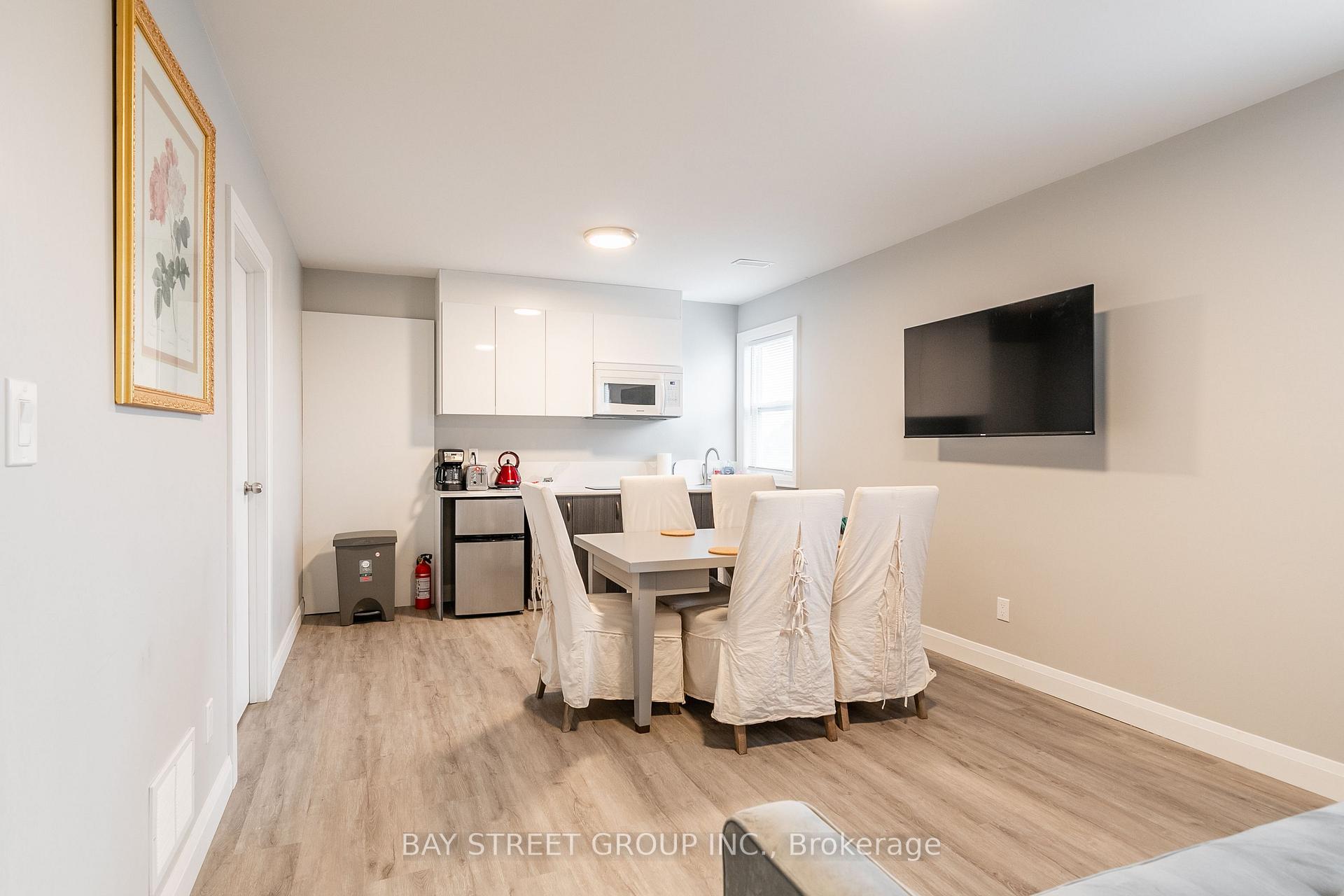 Photo 3 of Unit Unit C, 5757 Stanley Avenue, Niagara Falls, Hospital — HOMEH