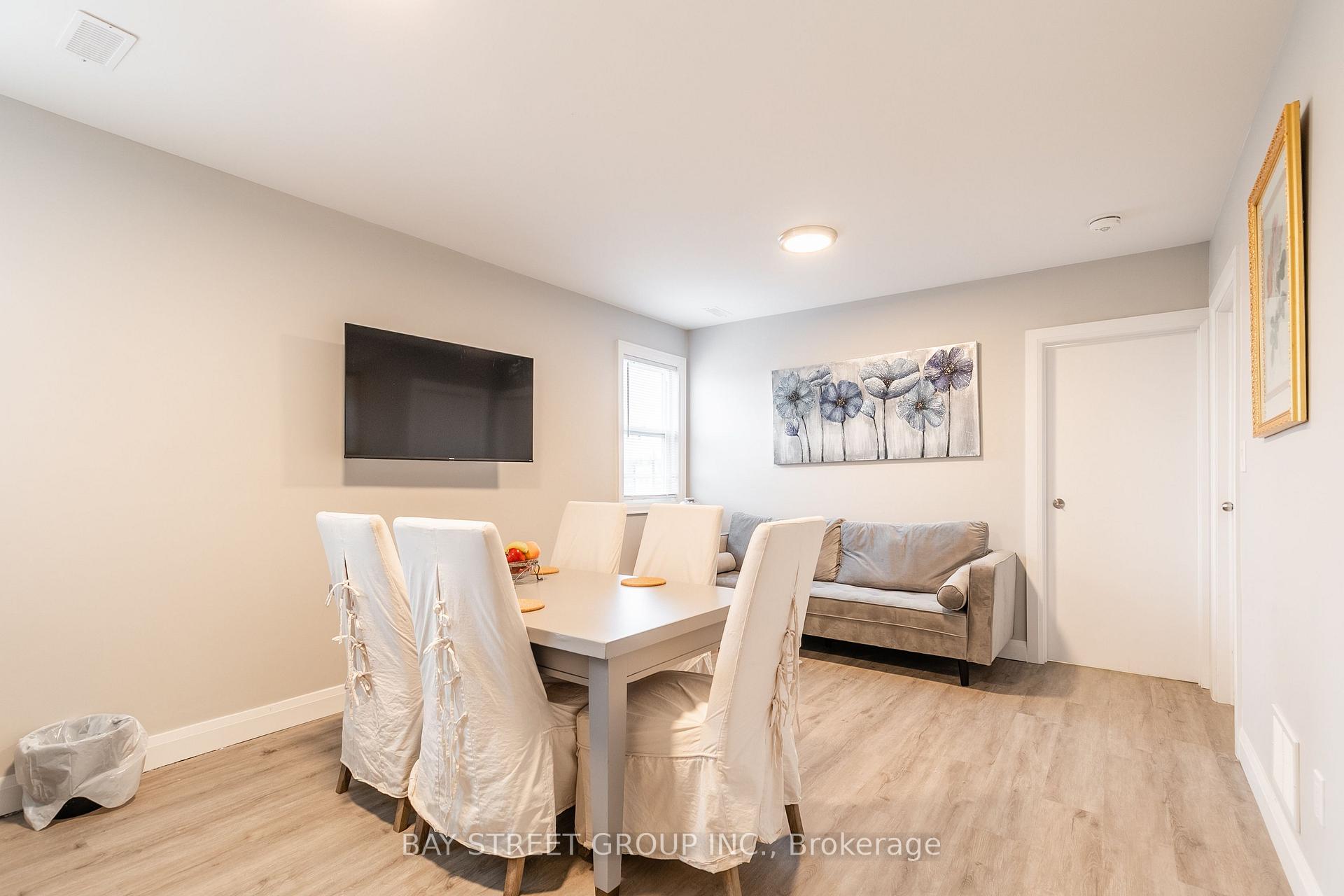 Photo 4 of Unit Unit C, 5757 Stanley Avenue, Niagara Falls, Hospital — HOMEH