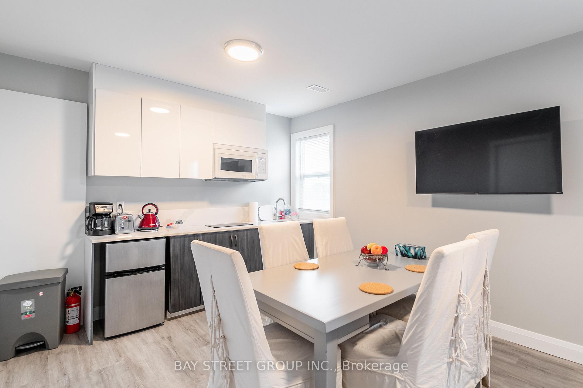 Photo 6 of Unit Unit C, 5757 Stanley Avenue, Niagara Falls, Hospital — HOMEH