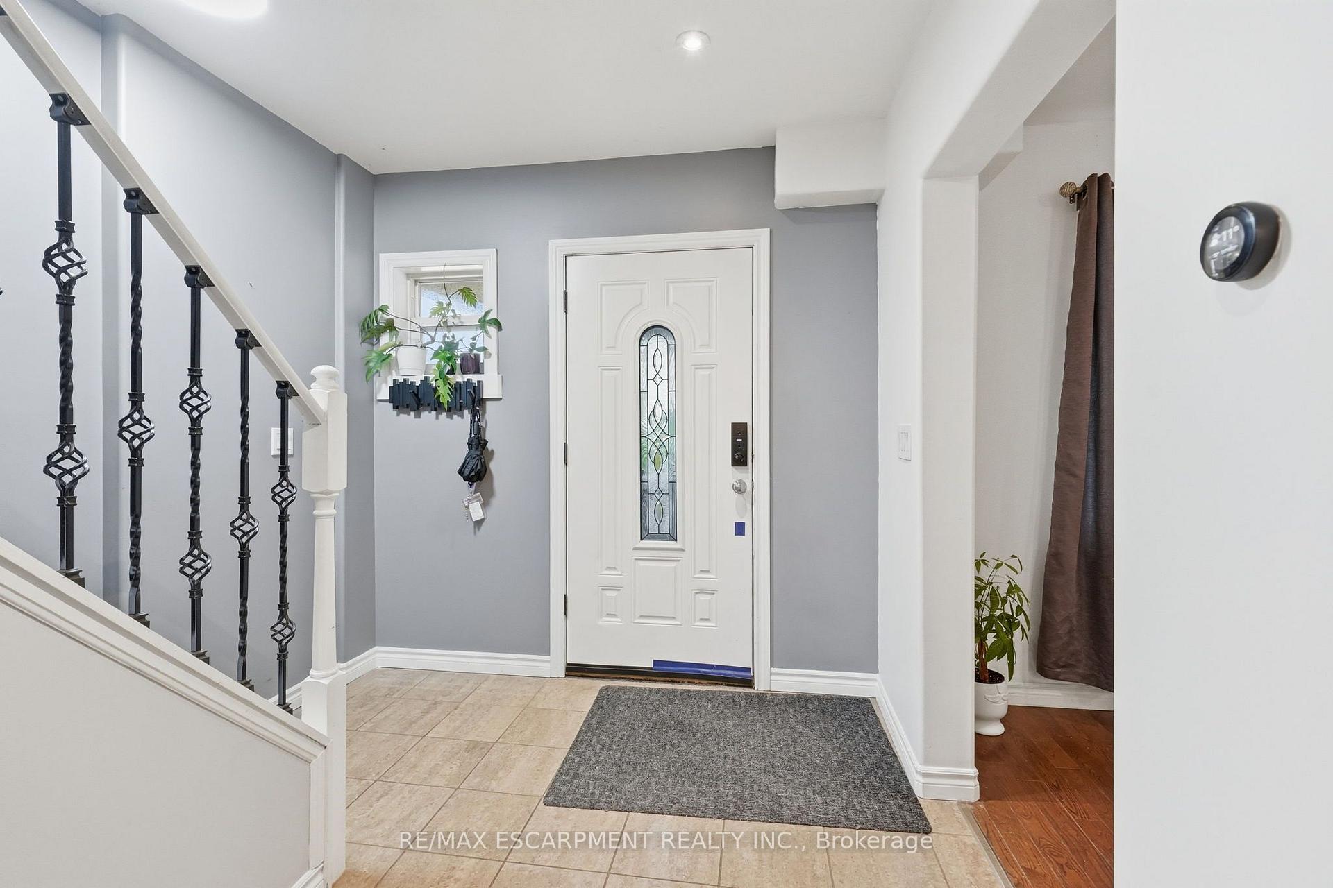 Photo 4 of 32 Oak Avenue, Hamilton, Landsdale — HOMEH