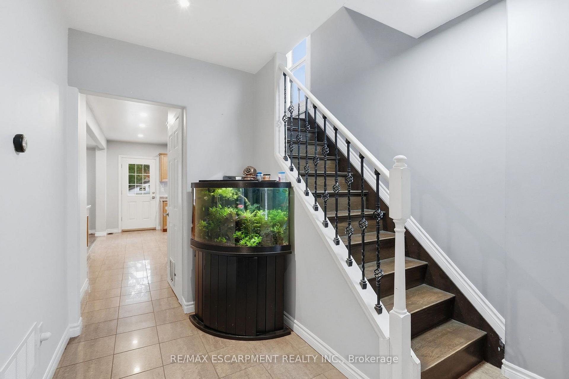 Photo 5 of 32 Oak Avenue, Hamilton, Landsdale — HOMEH