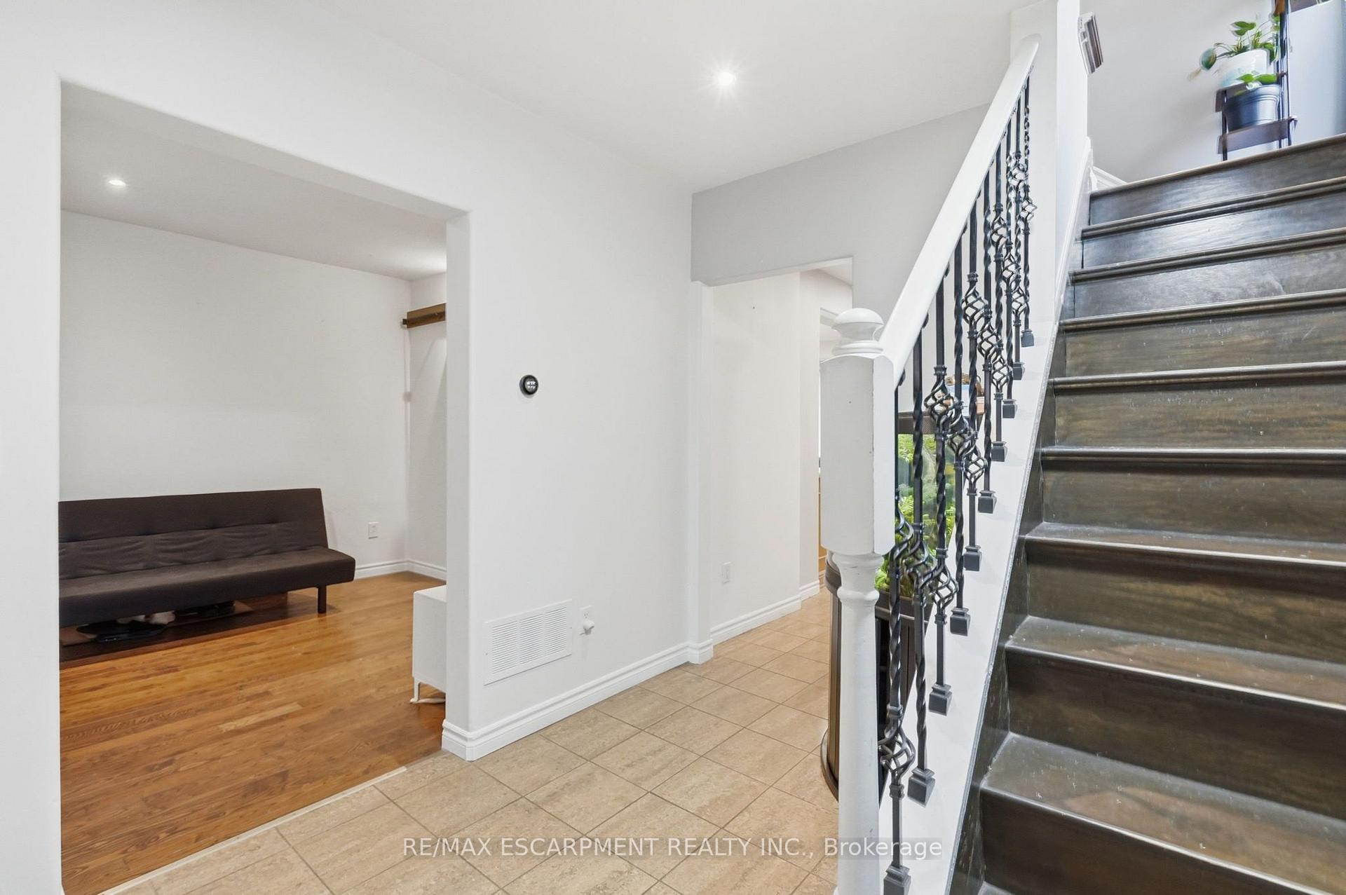 Photo 6 of 32 Oak Avenue, Hamilton, Landsdale — HOMEH