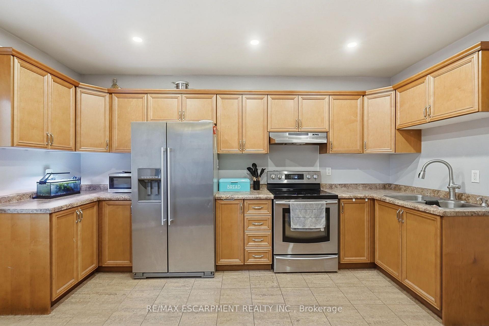 Photo 16 of 32 Oak Avenue, Hamilton, Landsdale — HOMEH