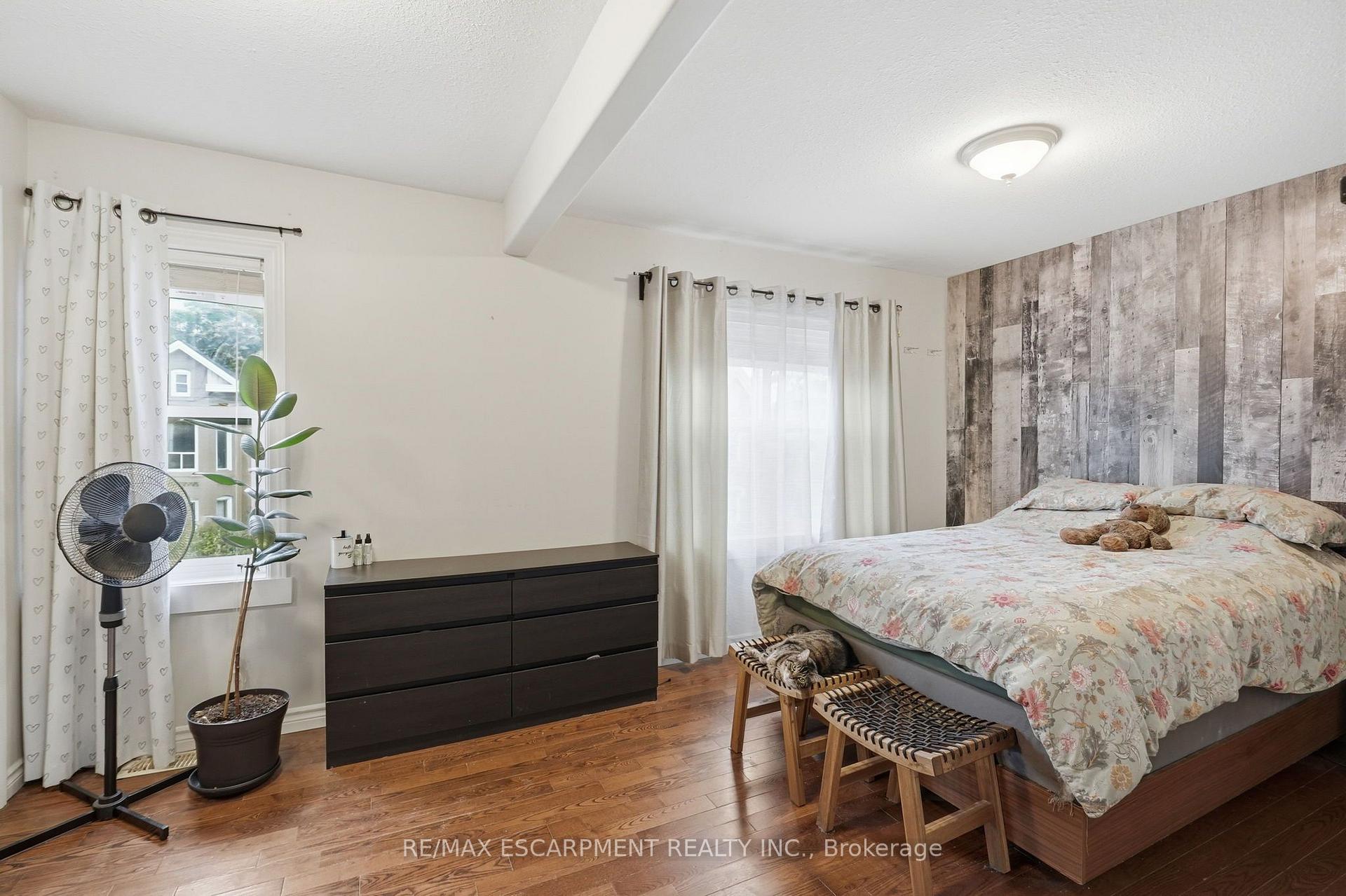 Photo 19 of 32 Oak Avenue, Hamilton, Landsdale — HOMEH