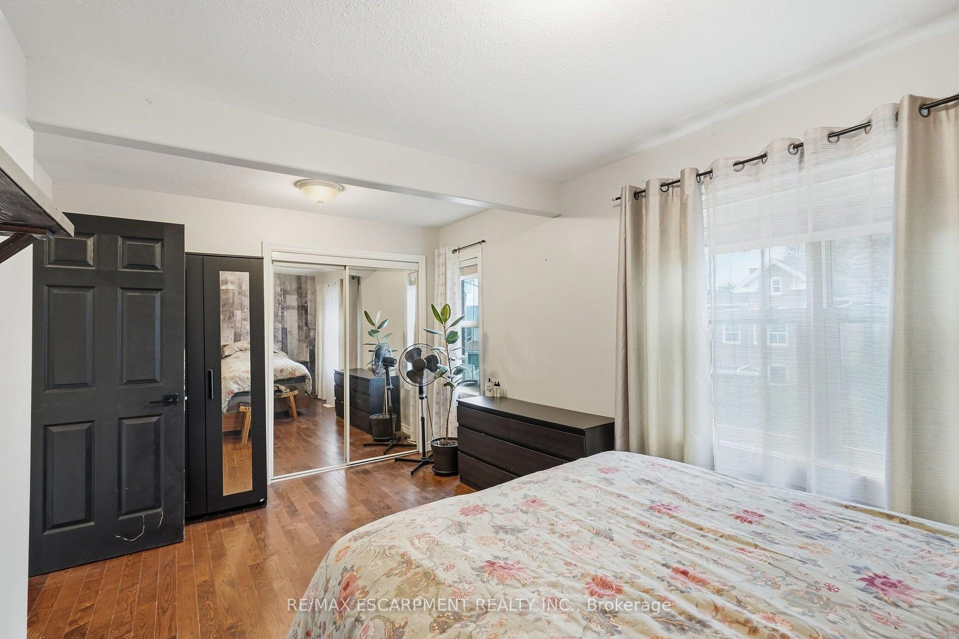 Photo 20 of 32 Oak Avenue, Hamilton, Landsdale — HOMEH