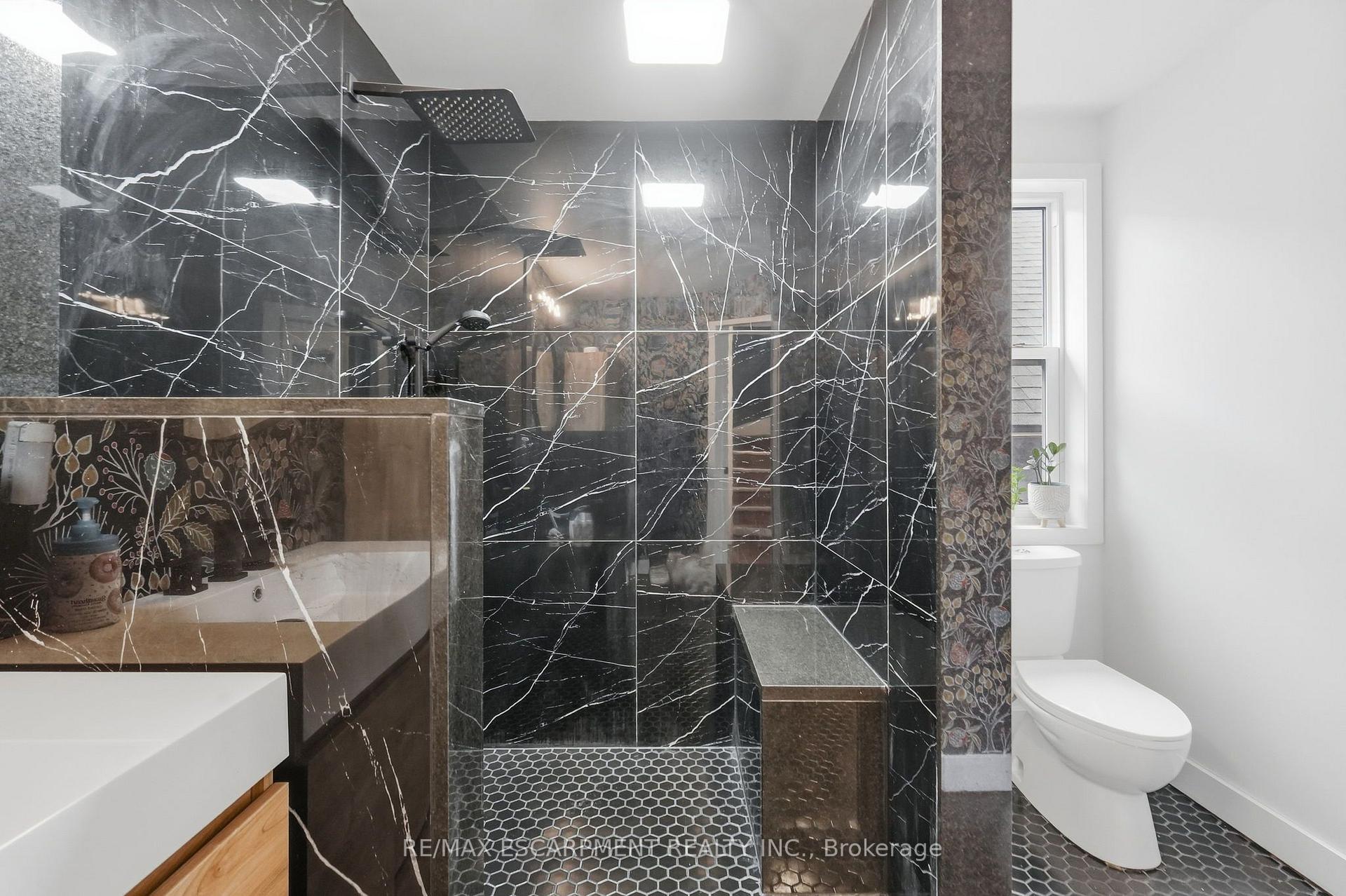 Photo 22 of 32 Oak Avenue, Hamilton, Landsdale — HOMEH