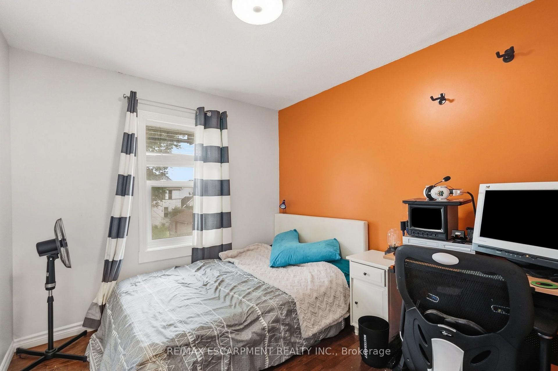 Photo 24 of 32 Oak Avenue, Hamilton, Landsdale — HOMEH