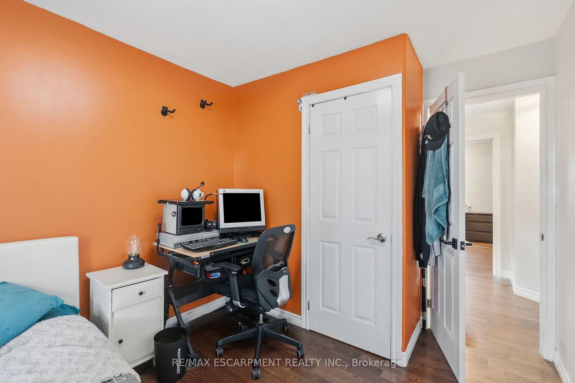 Photo 25 of 32 Oak Avenue, Hamilton, Landsdale — HOMEH