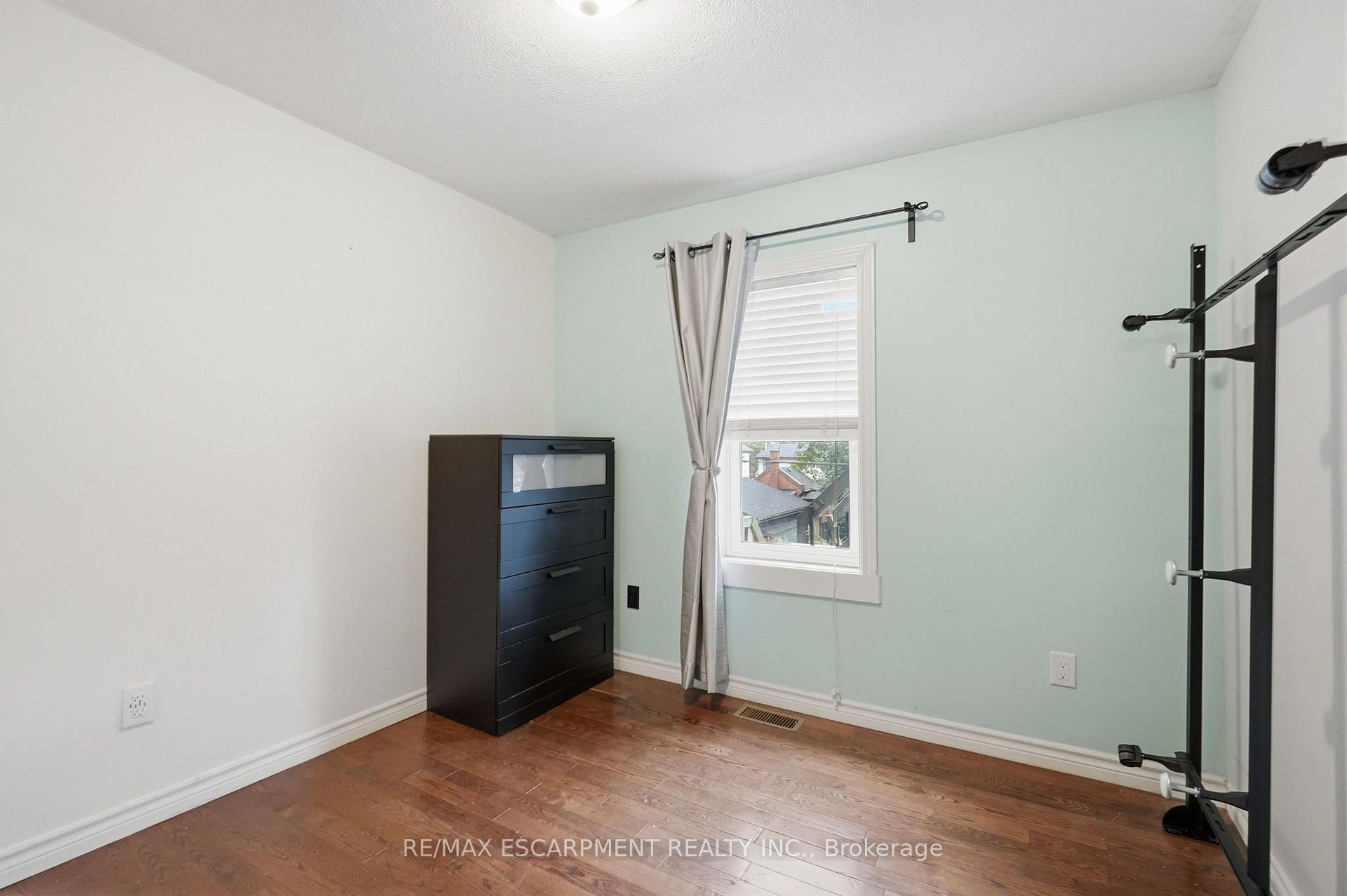 Photo 26 of 32 Oak Avenue, Hamilton, Landsdale — HOMEH