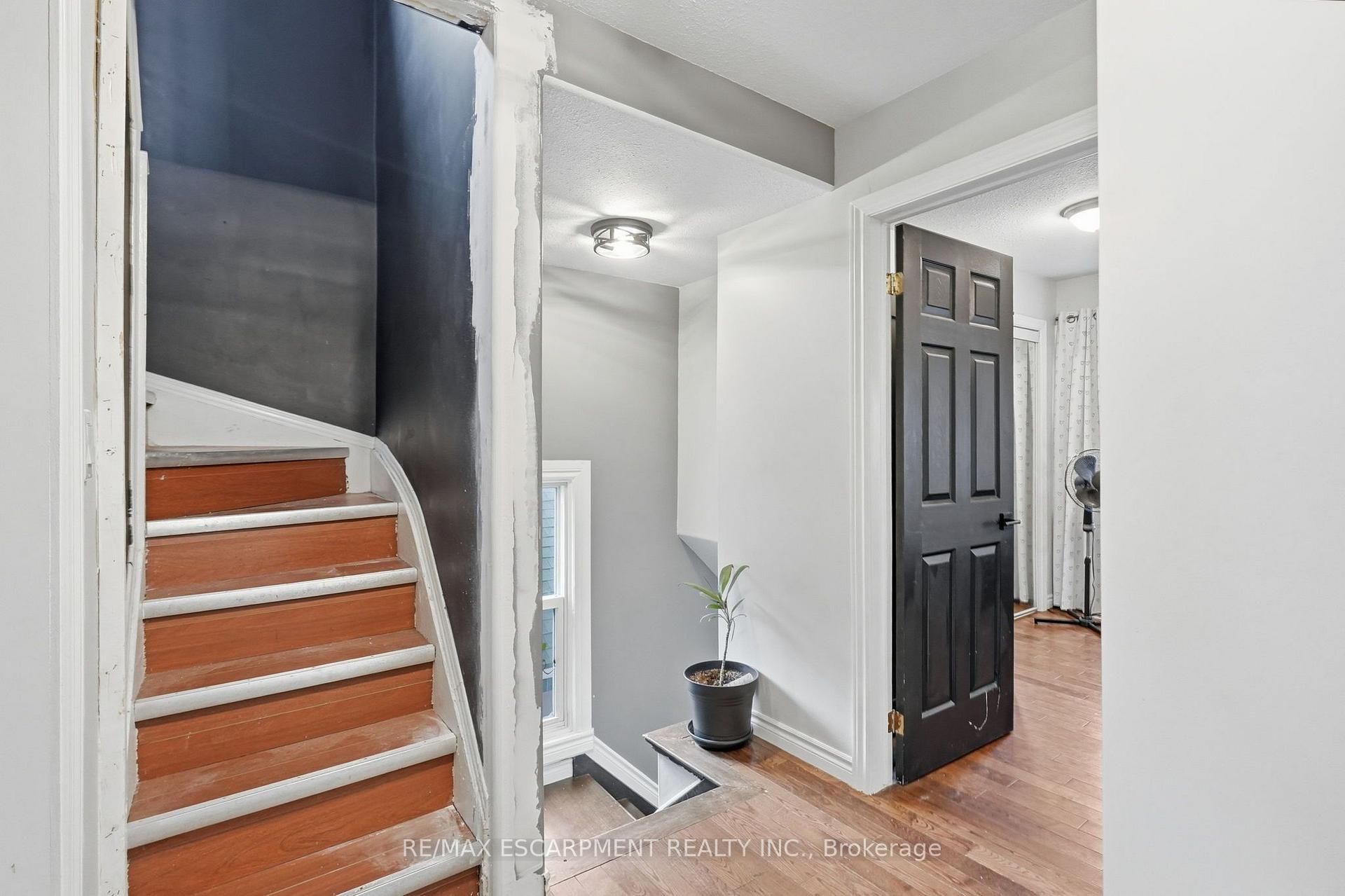 Photo 28 of 32 Oak Avenue, Hamilton, Landsdale — HOMEH
