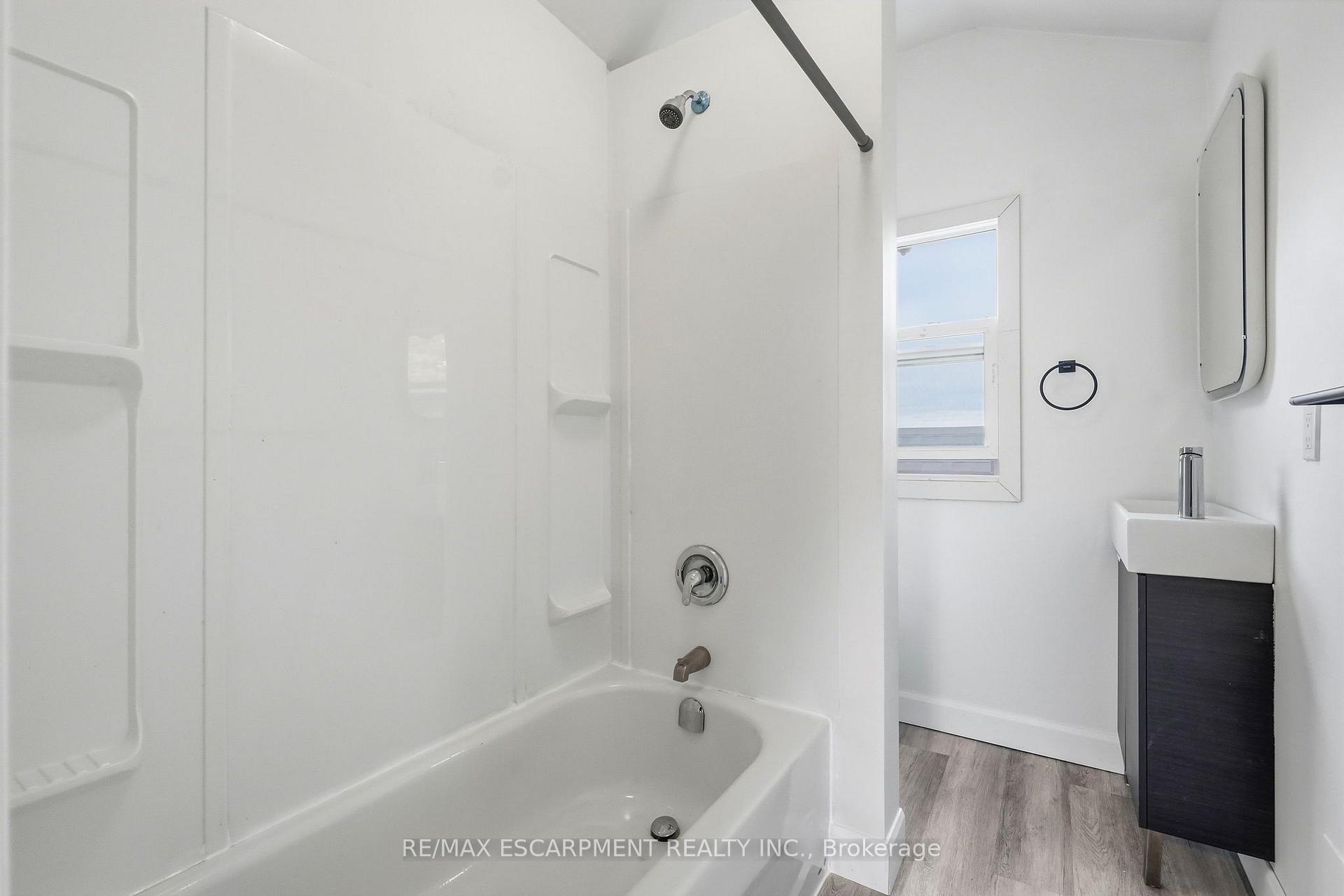 Photo 32 of 32 Oak Avenue, Hamilton, Landsdale — HOMEH
