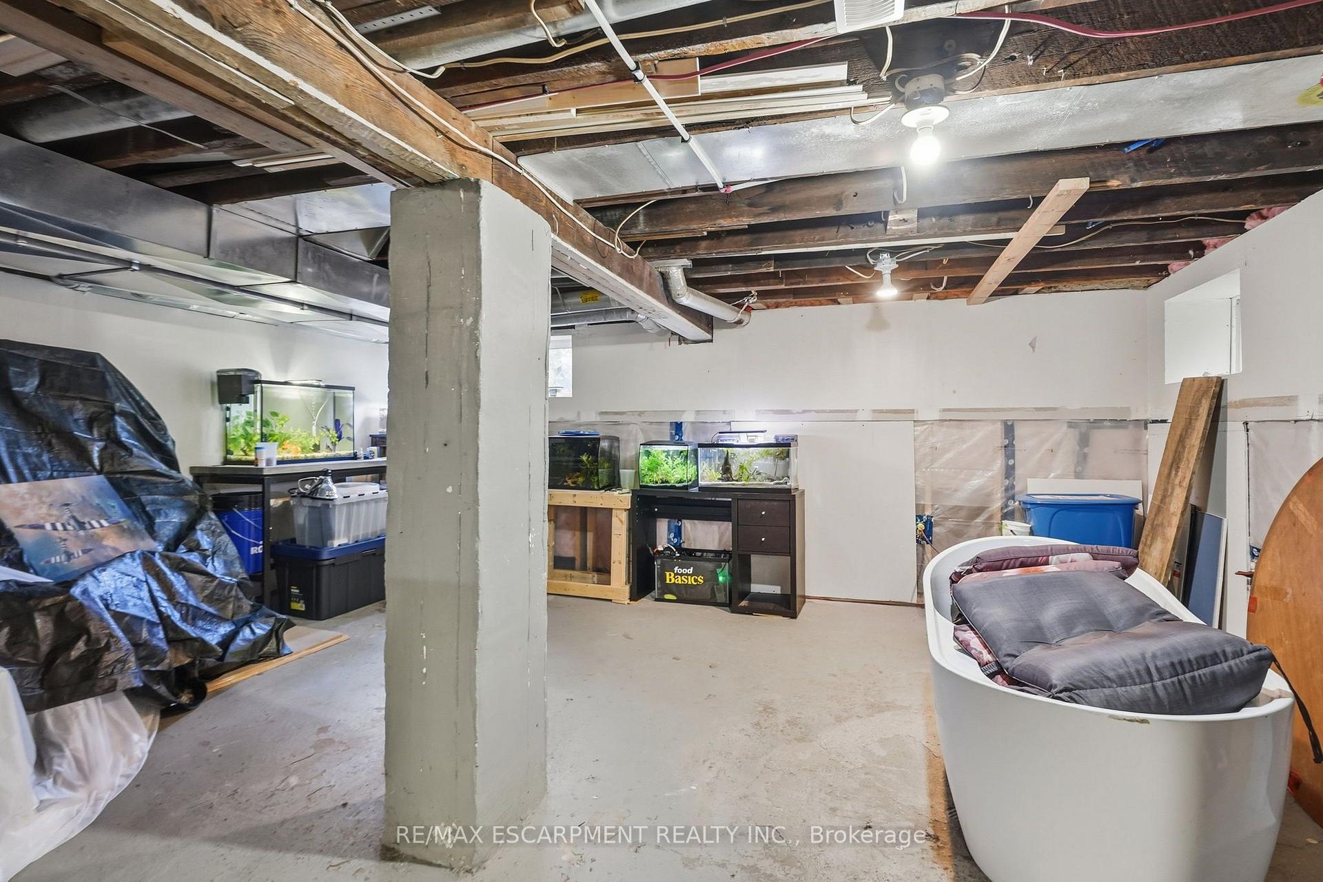 Photo 38 of 32 Oak Avenue, Hamilton, Landsdale — HOMEH