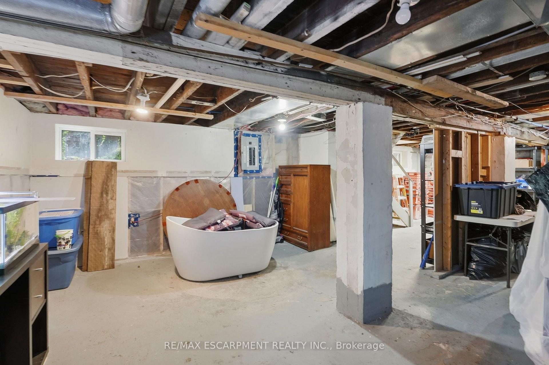 Photo 40 of 32 Oak Avenue, Hamilton, Landsdale — HOMEH