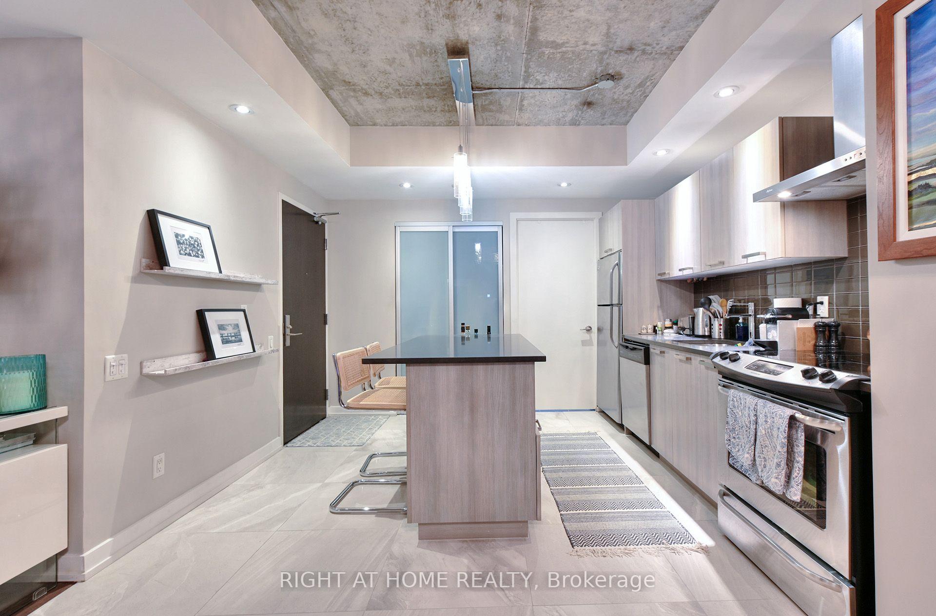 Photo 6 of Unit 422, 95 Bathurst Street, Toronto, Niagara — HOMEH