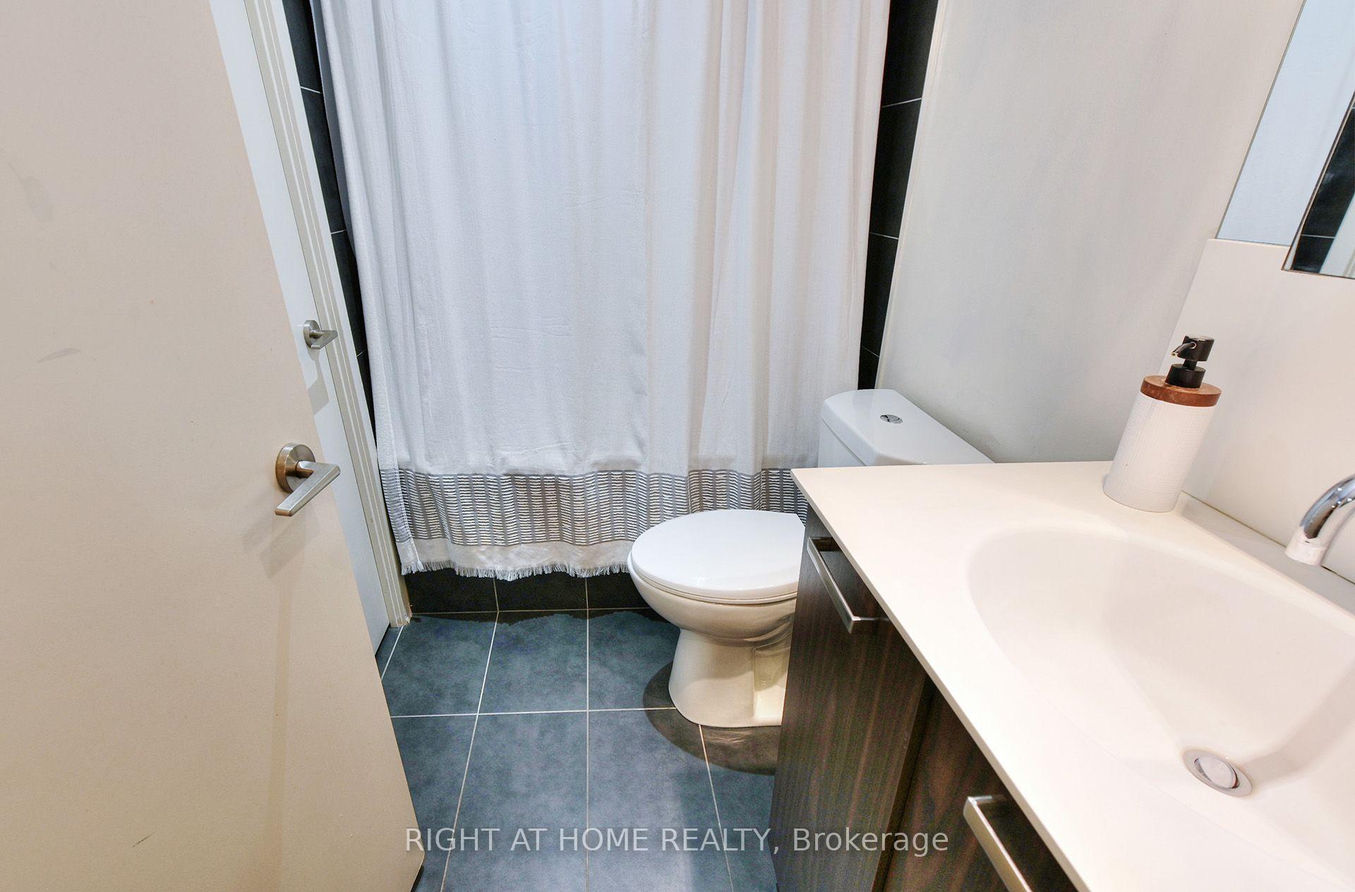 Photo 24 of Unit 422, 95 Bathurst Street, Toronto, Niagara — HOMEH