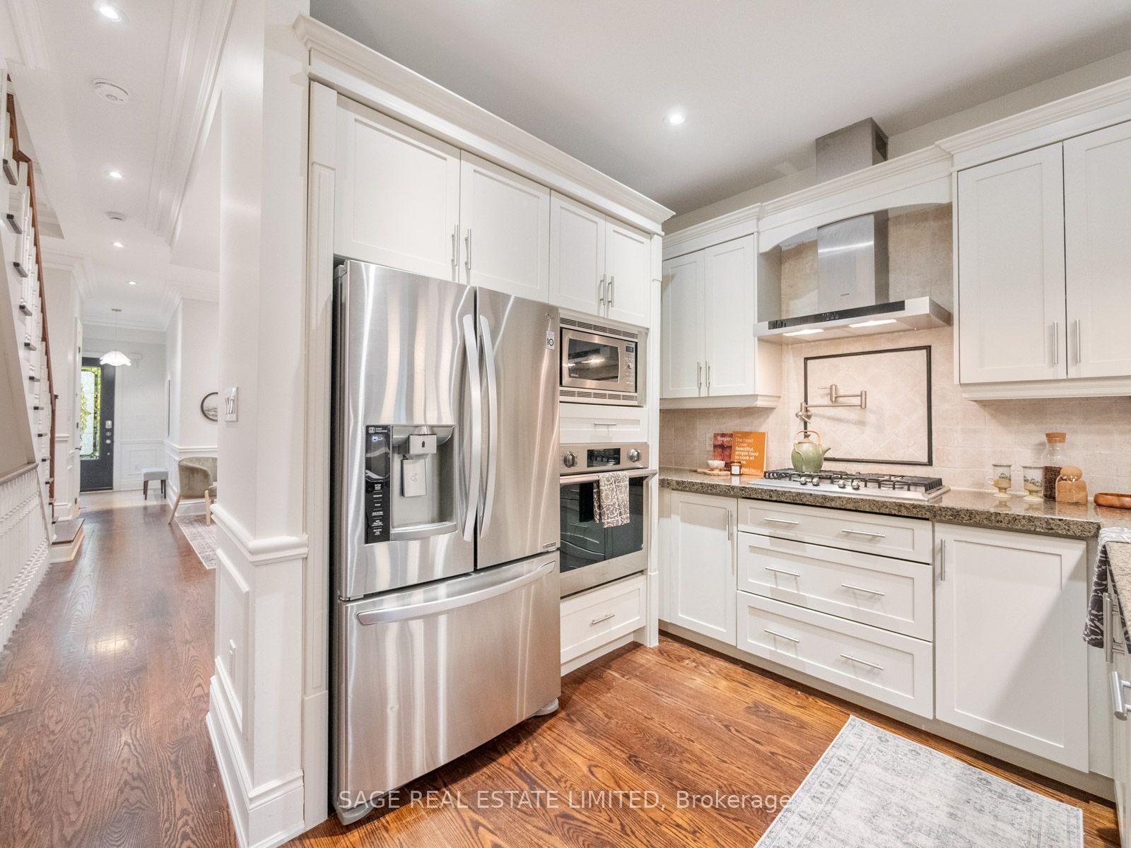 Photo 10 of 18A Sherwood Avenue, Toronto, Mount Pleasant East — HOMEH
