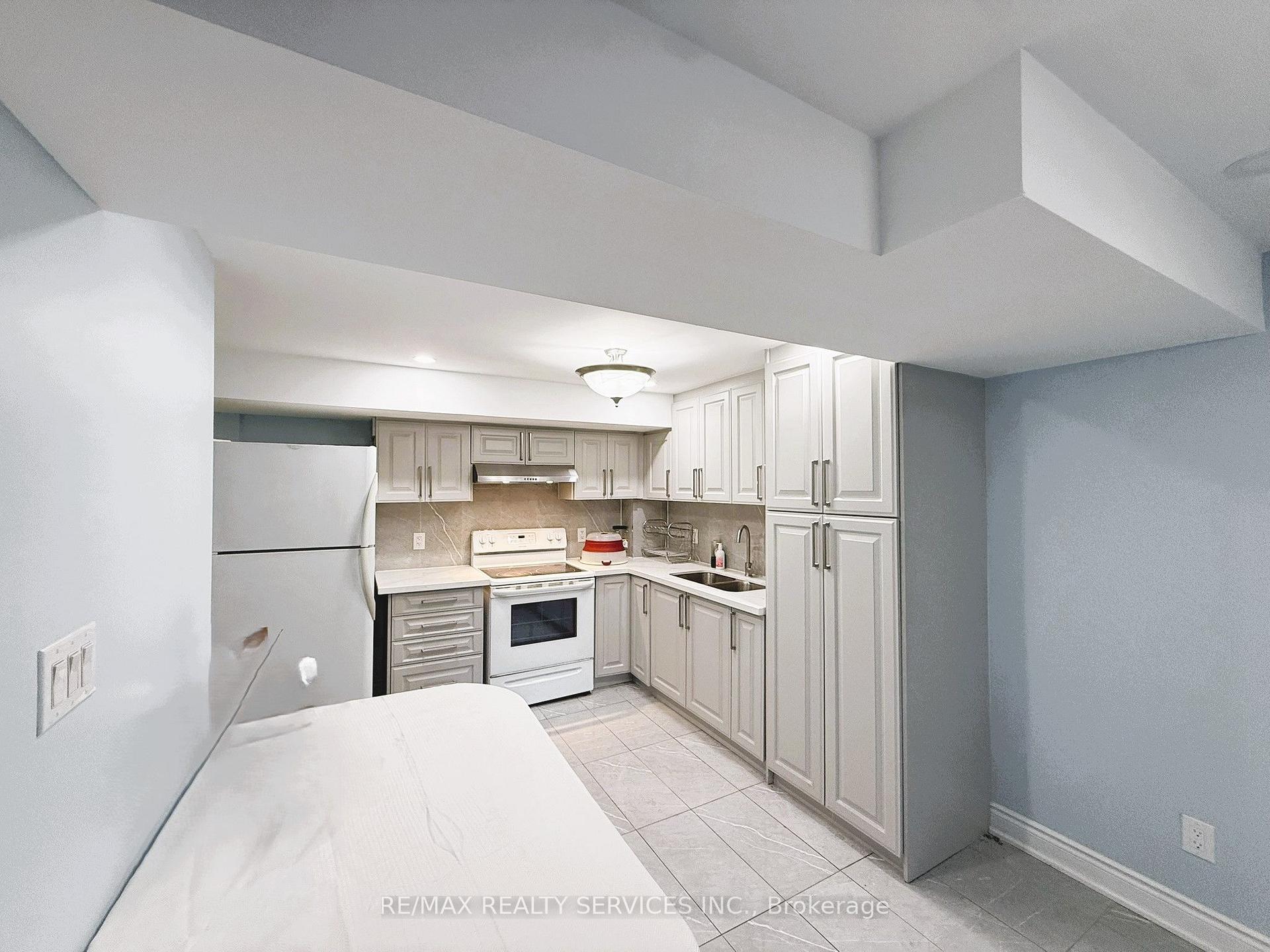 Photo 3 of Unit Basement, 136 Nahani Way, Mississauga, Hurontario — HOMEH