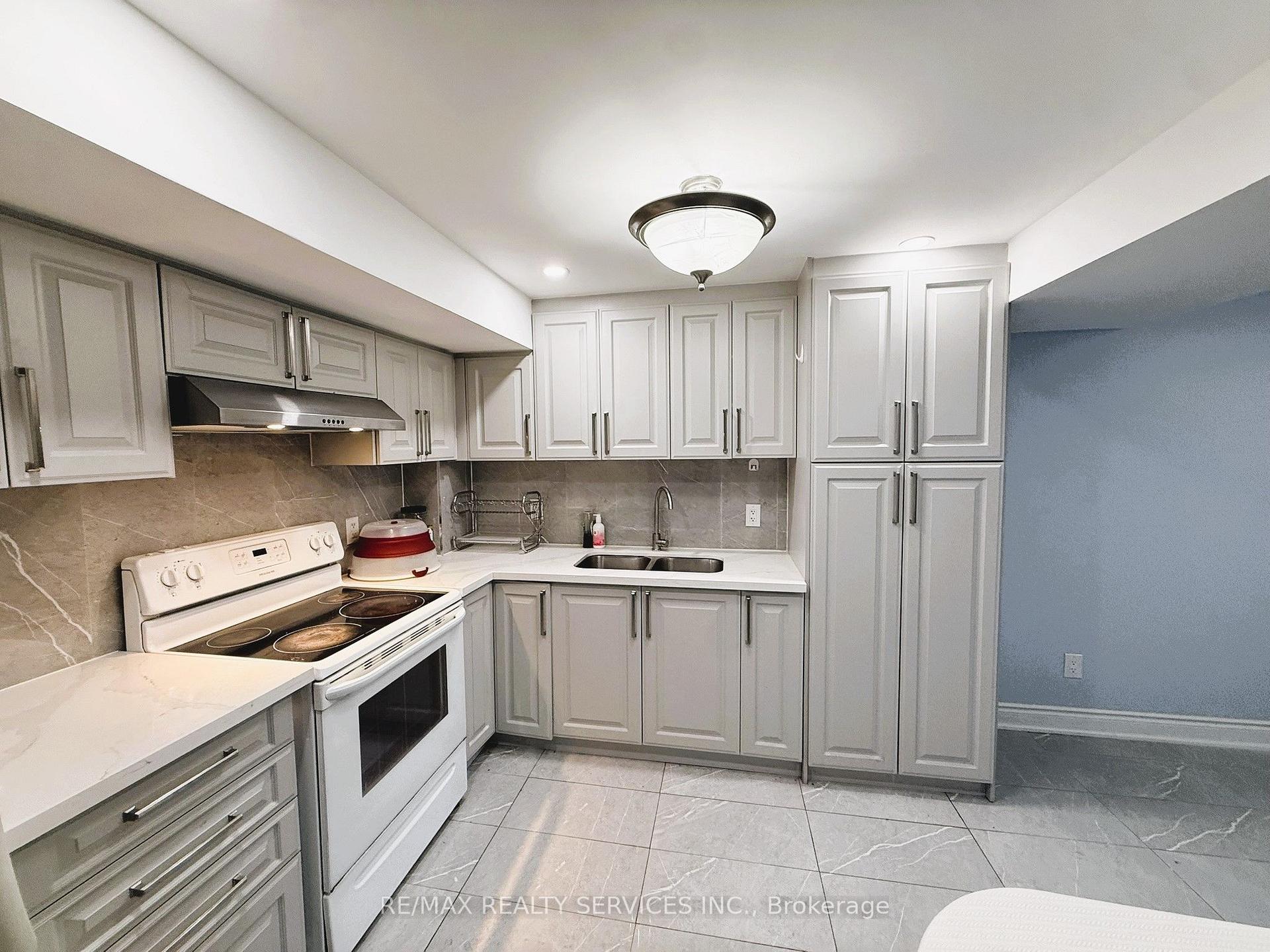 Photo 5 of Unit Basement, 136 Nahani Way, Mississauga, Hurontario — HOMEH