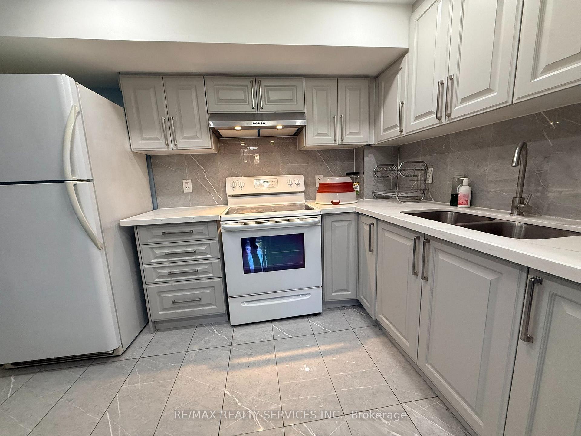 Photo 7 of Unit Basement, 136 Nahani Way, Mississauga, Hurontario — HOMEH