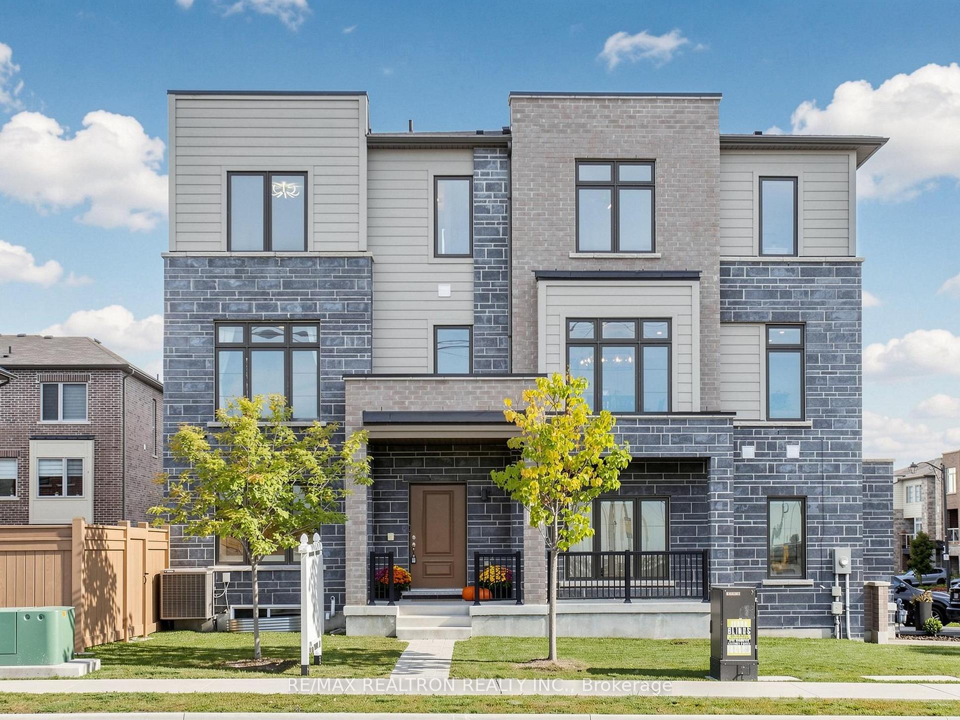 Photo 1 of 175 William Booth Avenue, Newmarket, Woodland Hill — HOMEH