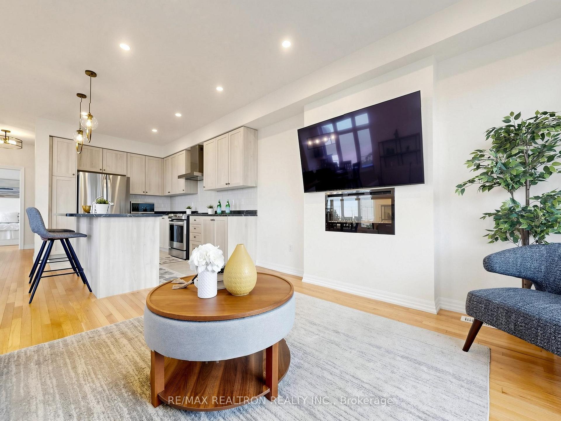 Photo 15 of 175 William Booth Avenue, Newmarket, Woodland Hill — HOMEH