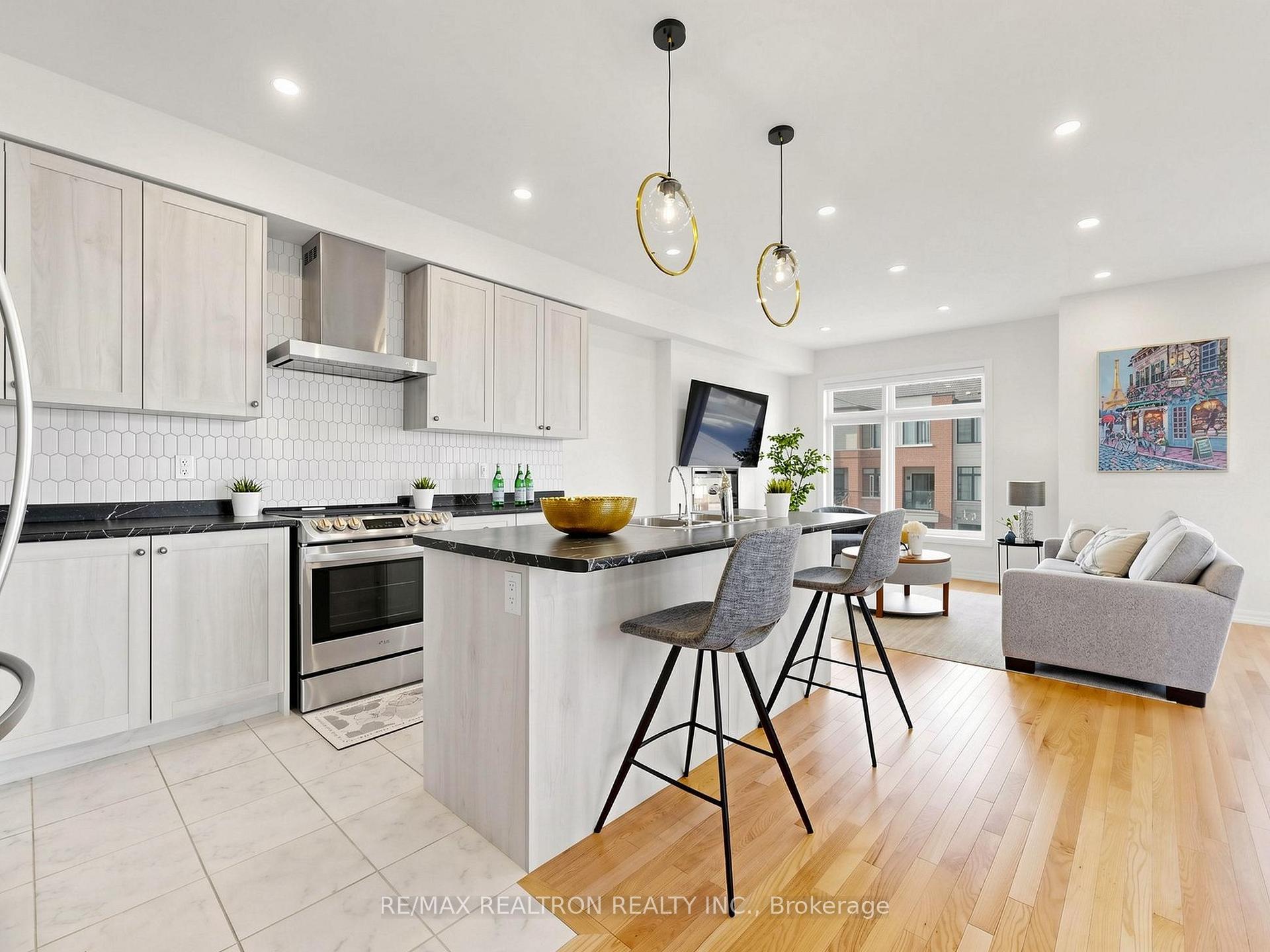 Photo 20 of 175 William Booth Avenue, Newmarket, Woodland Hill — HOMEH