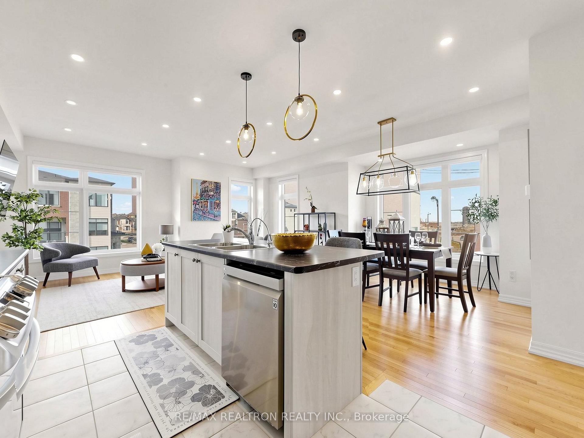 Photo 21 of 175 William Booth Avenue, Newmarket, Woodland Hill — HOMEH