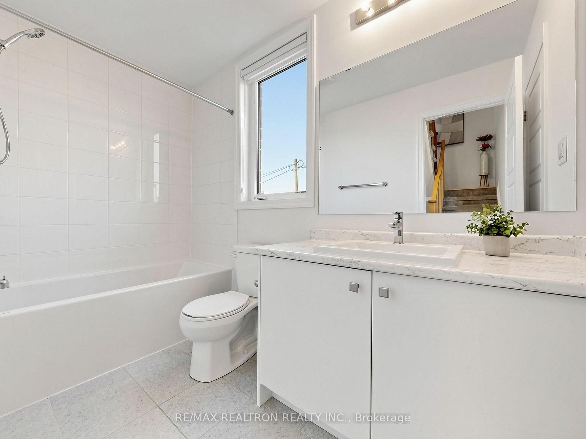 Photo 34 of 175 William Booth Avenue, Newmarket, Woodland Hill — HOMEH