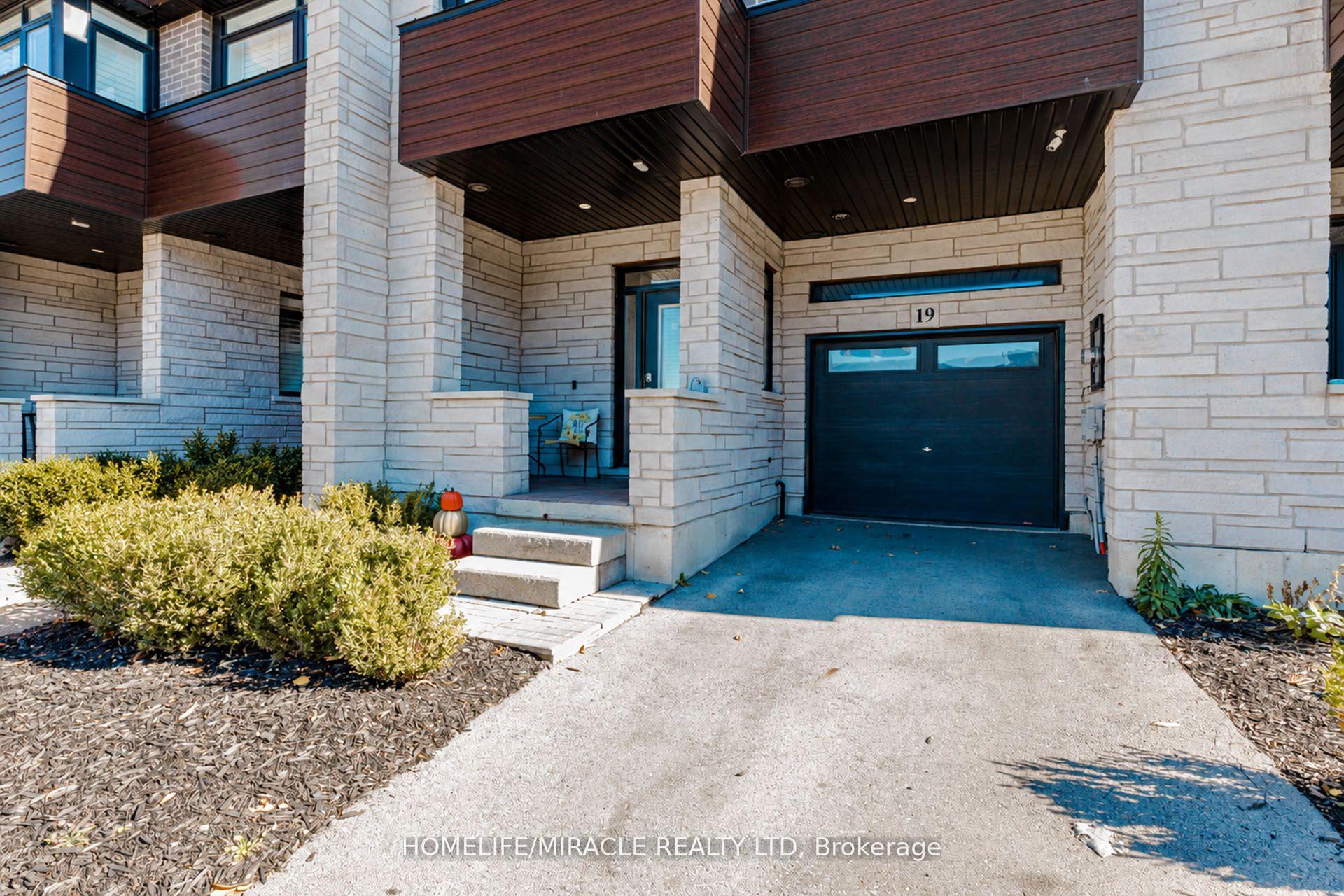 Photo 2 of Unit 19, 35 Midhurst Heights, Hamilton, Stoney Creek Mountain — HOMEH