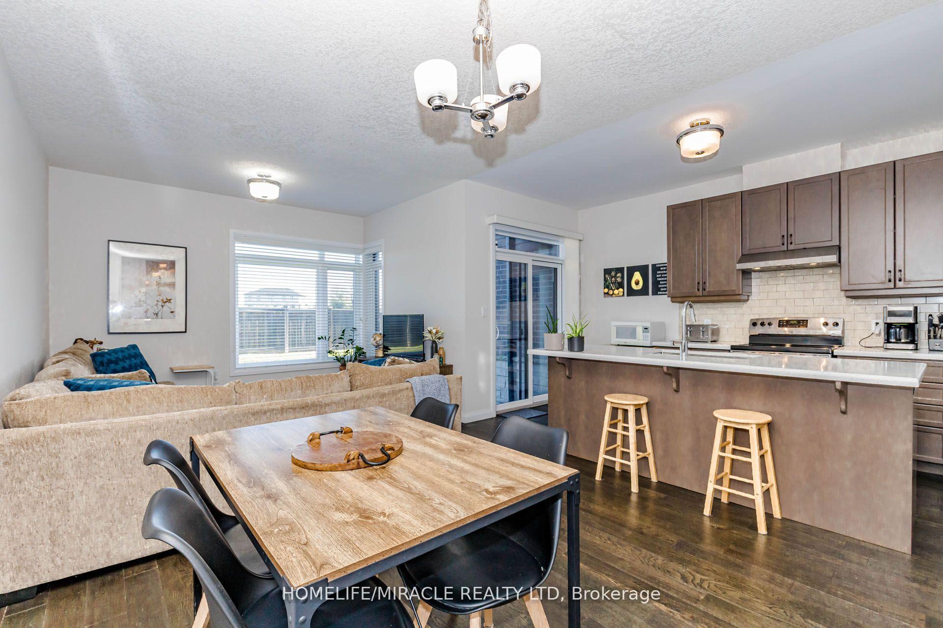 Photo 13 of Unit 19, 35 Midhurst Heights, Hamilton, Stoney Creek Mountain — HOMEH