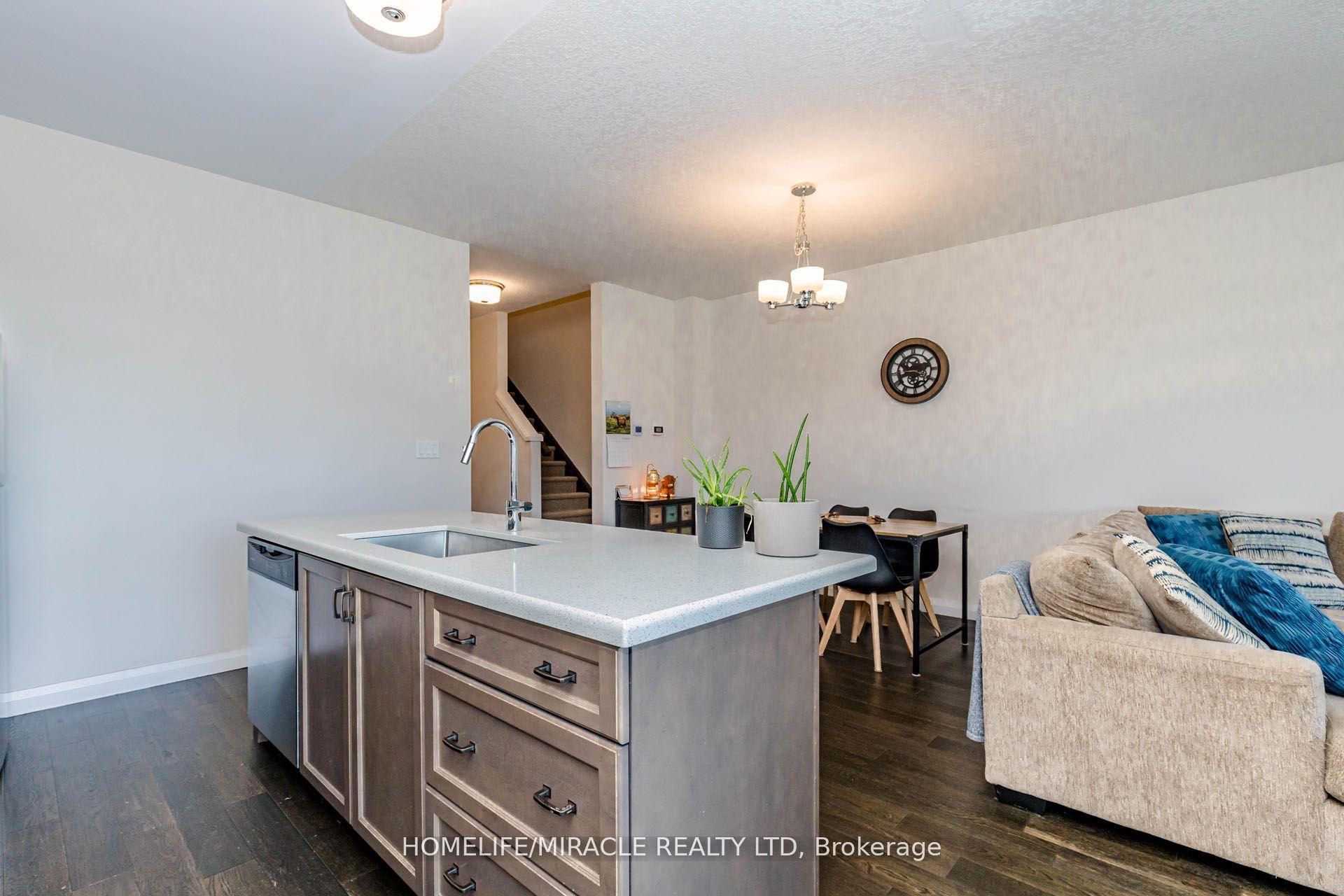 Photo 15 of Unit 19, 35 Midhurst Heights, Hamilton, Stoney Creek Mountain — HOMEH