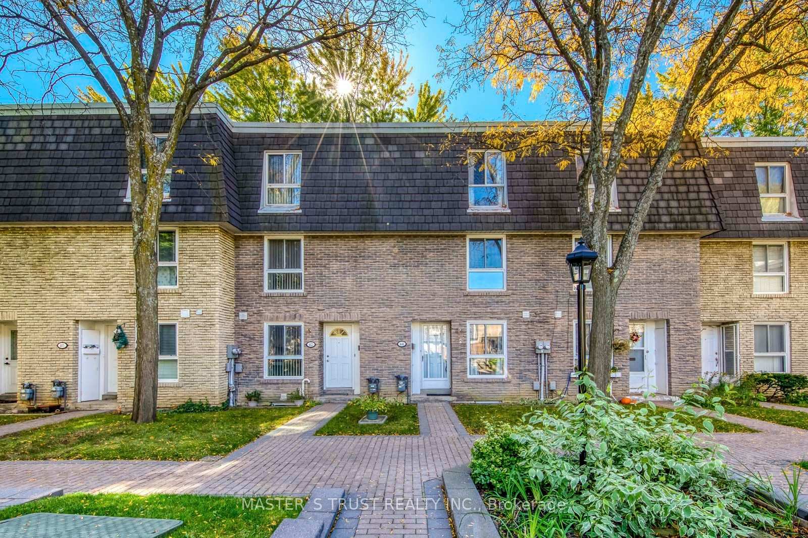 Photo 1 of 44 Tangle Briar Way, North York, Bayview Village — HOMEH