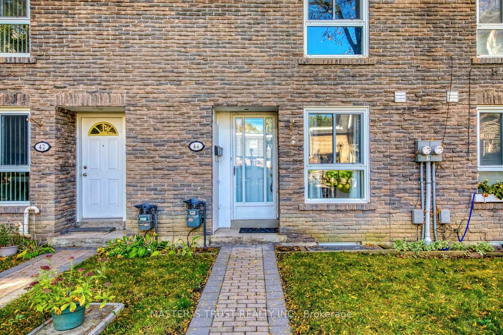 Photo 2 of 44 Tangle Briar Way, North York, Bayview Village — HOMEH