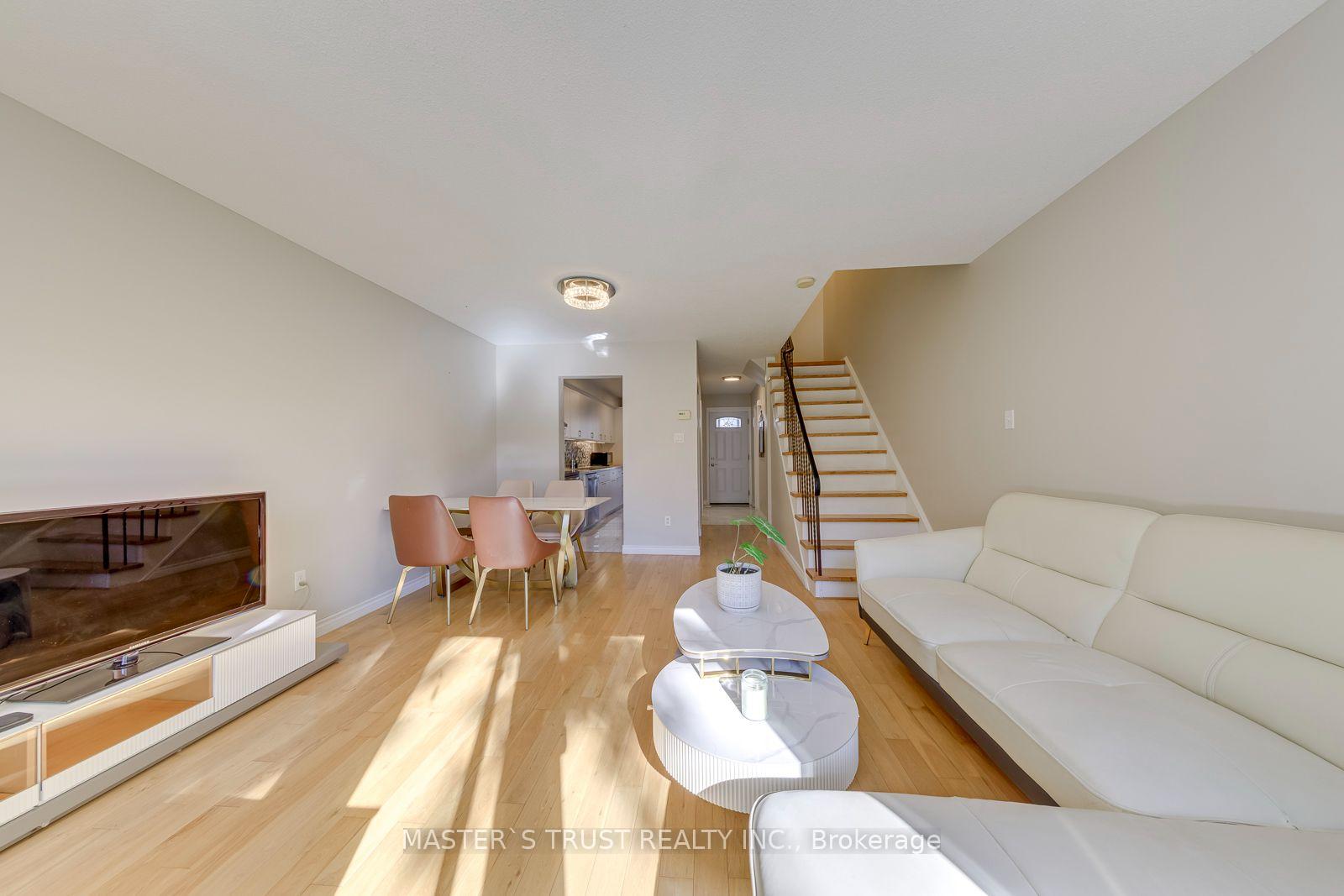 Photo 17 of 44 Tangle Briar Way, North York, Bayview Village — HOMEH