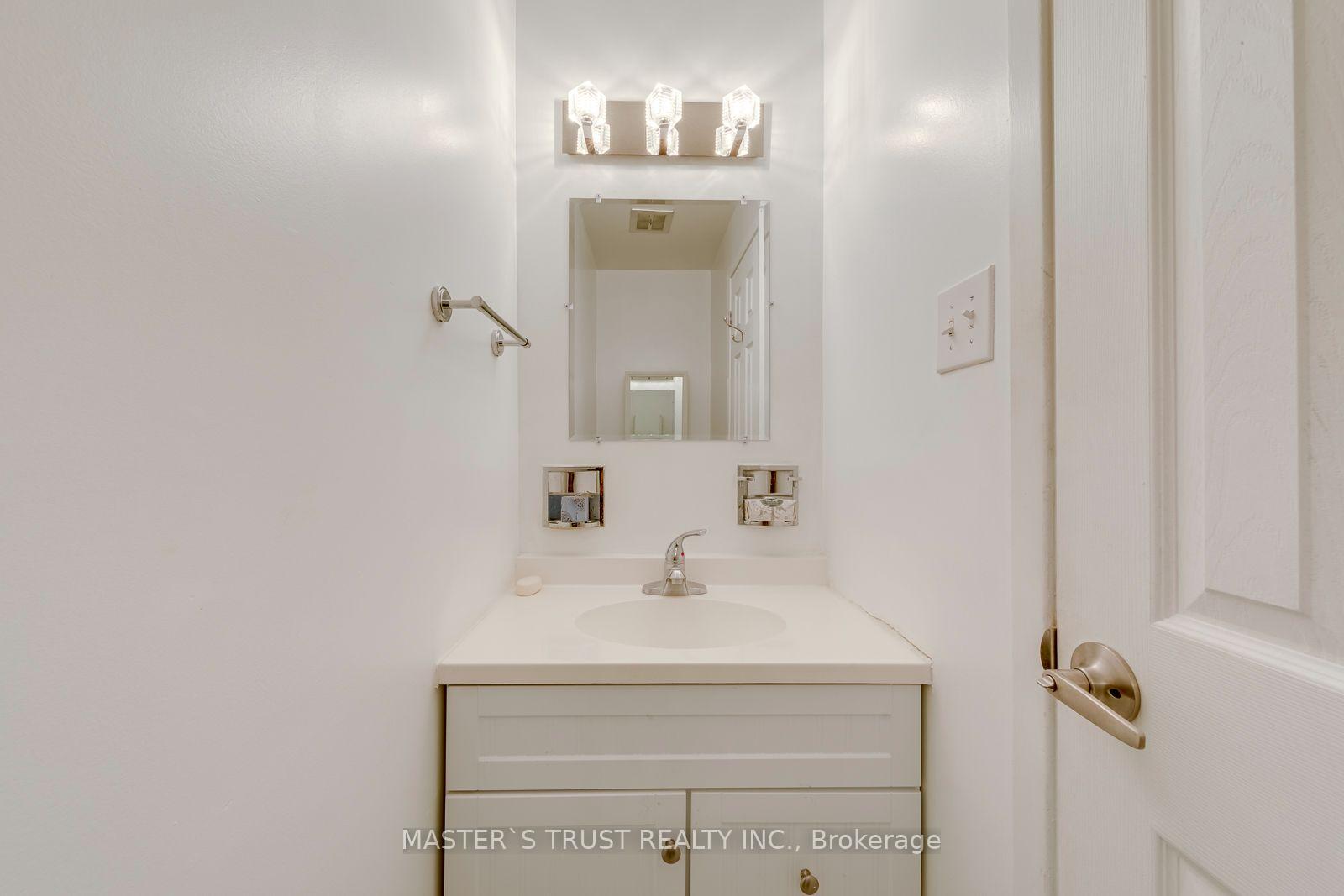 Photo 18 of 44 Tangle Briar Way, North York, Bayview Village — HOMEH