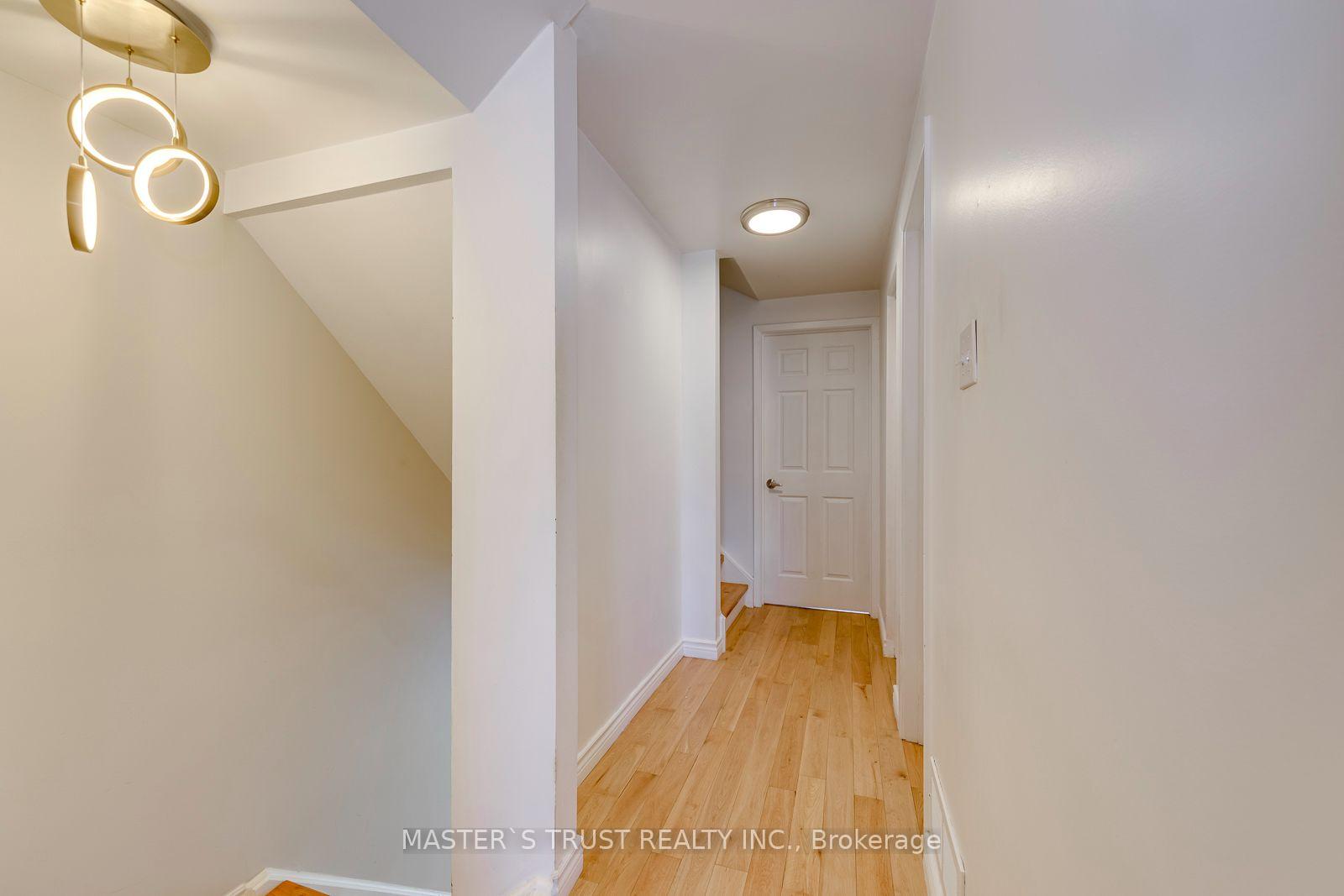 Photo 20 of 44 Tangle Briar Way, North York, Bayview Village — HOMEH