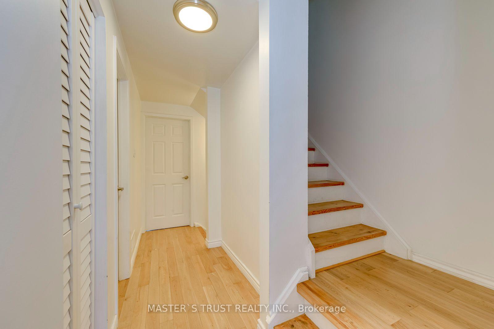 Photo 28 of 44 Tangle Briar Way, North York, Bayview Village — HOMEH