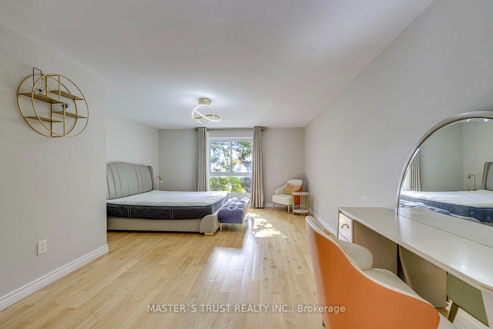 Photo 29 of 44 Tangle Briar Way, North York, Bayview Village — HOMEH