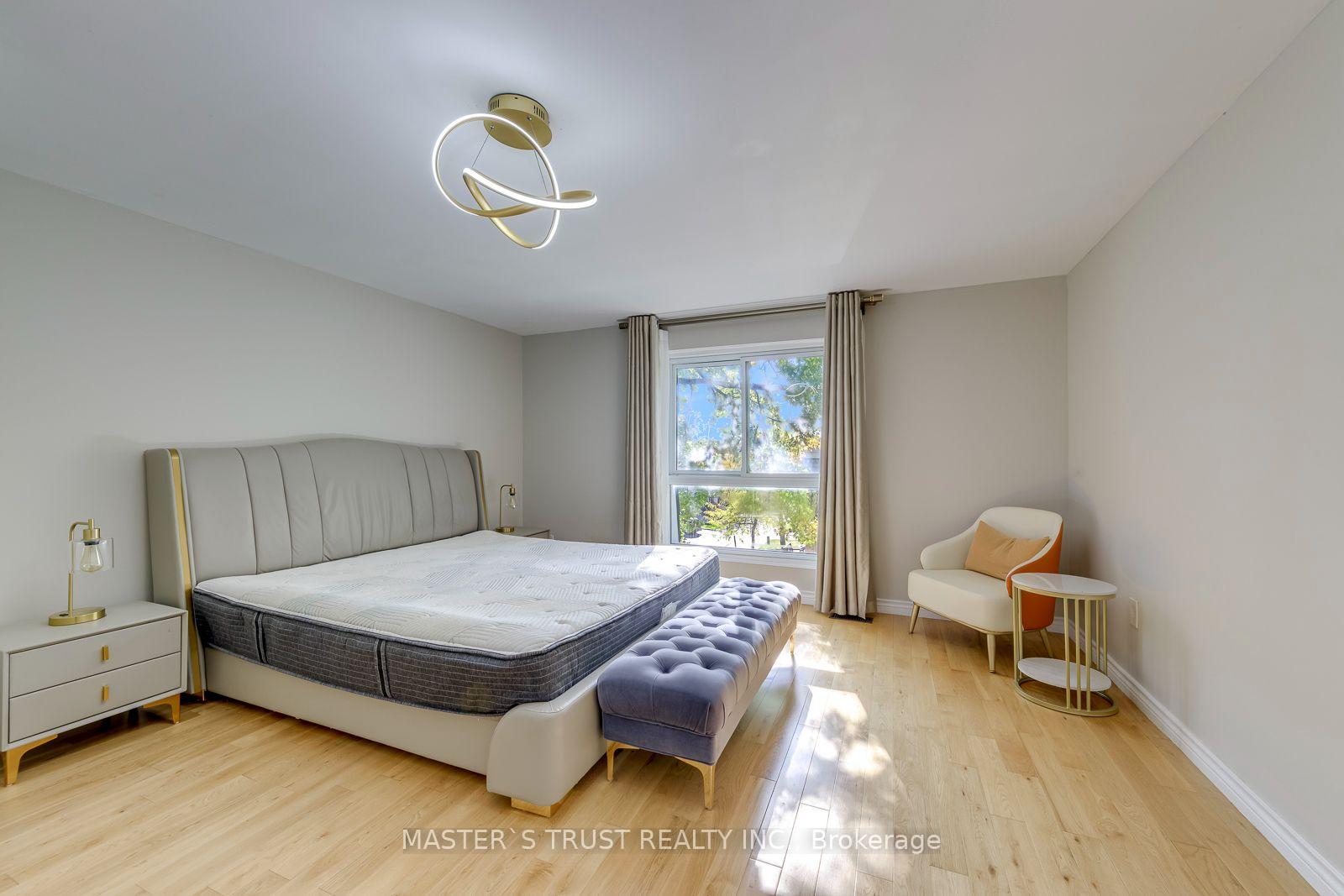 Photo 30 of 44 Tangle Briar Way, North York, Bayview Village — HOMEH