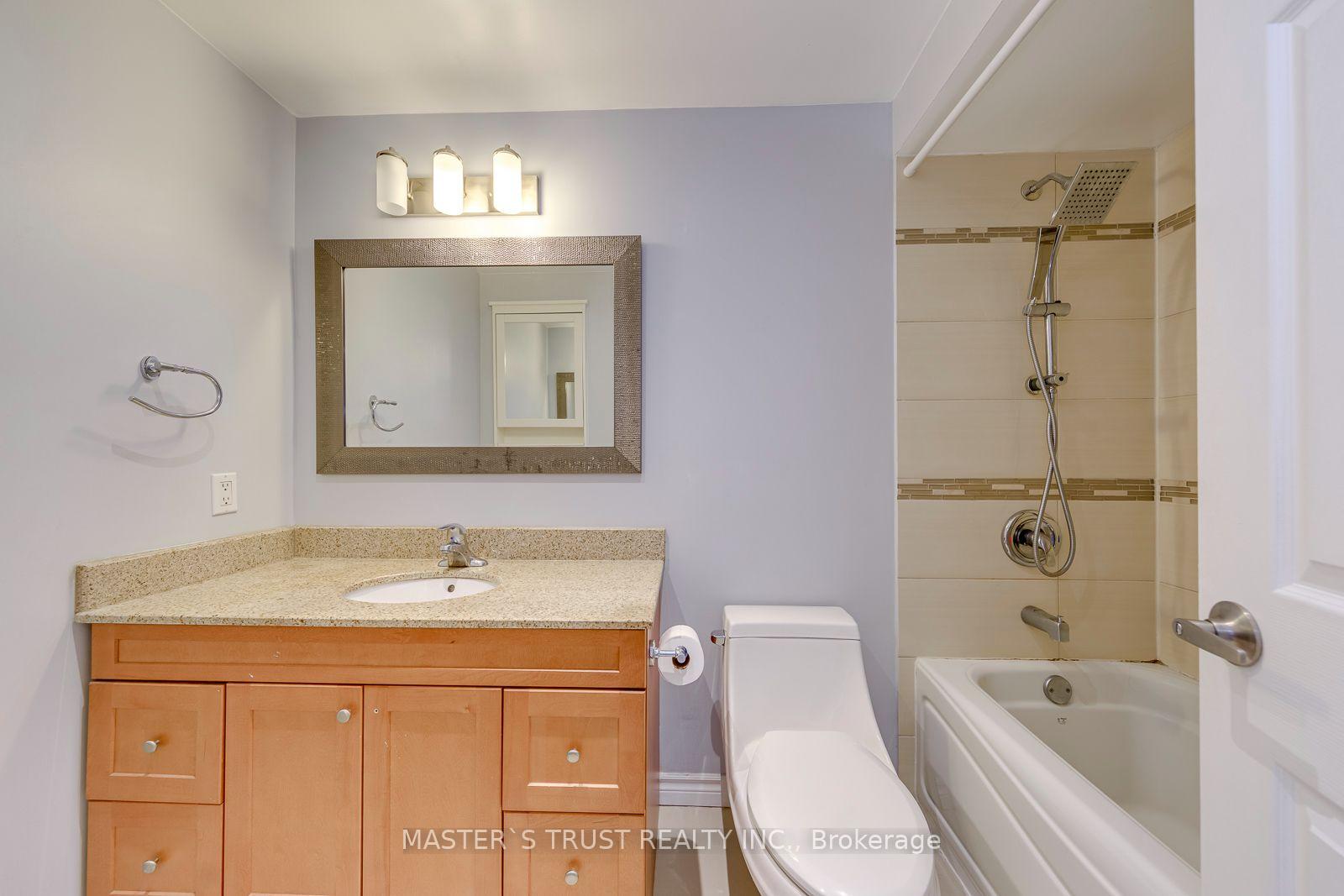 Photo 33 of 44 Tangle Briar Way, North York, Bayview Village — HOMEH